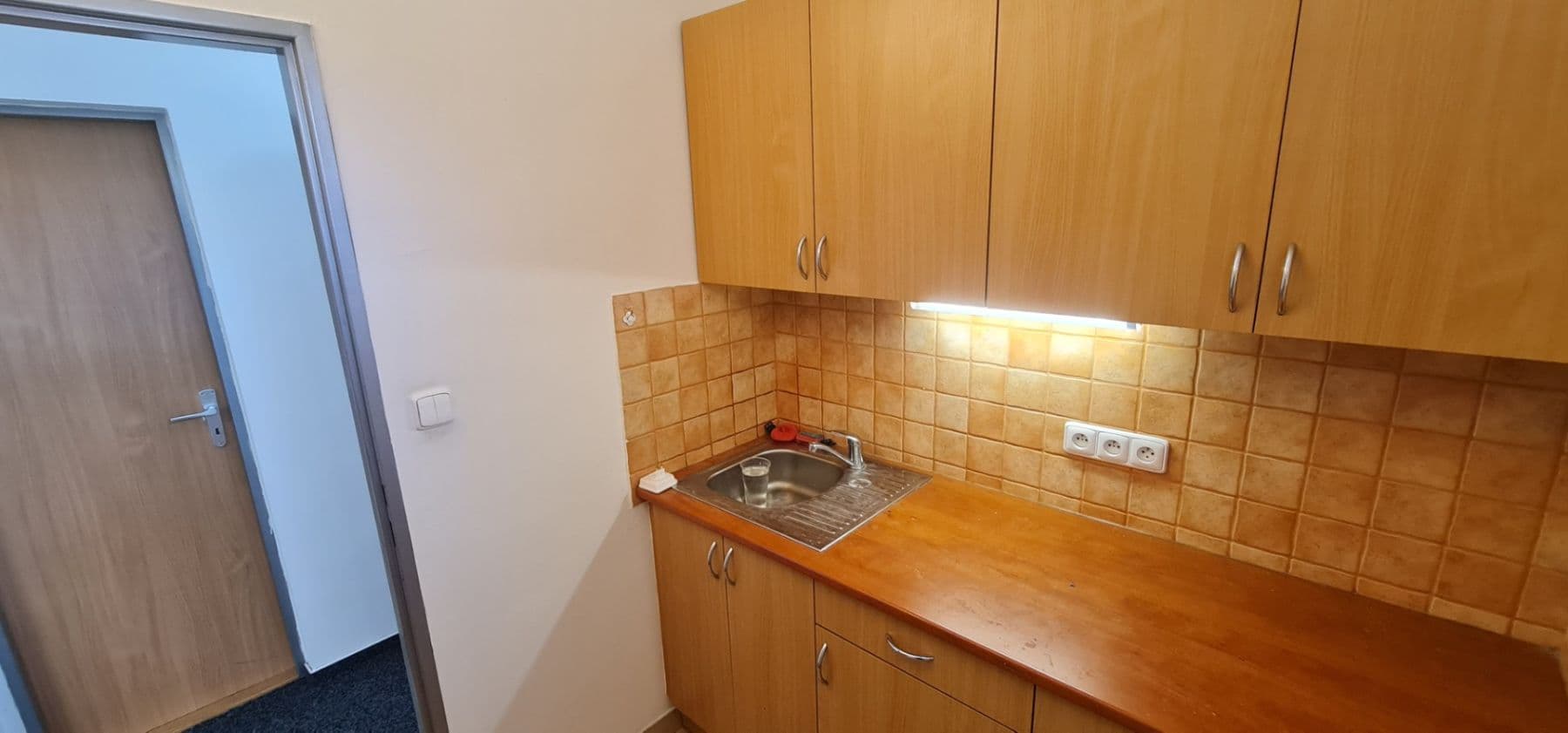 Prenájom kancelárie 60 m², Nad Porubkou, Ostrava, Moravskoslezský kraj Prenájom kancelárie 60 m², Nad Porubkou, Ostrava, Moravskoslezský kraj
