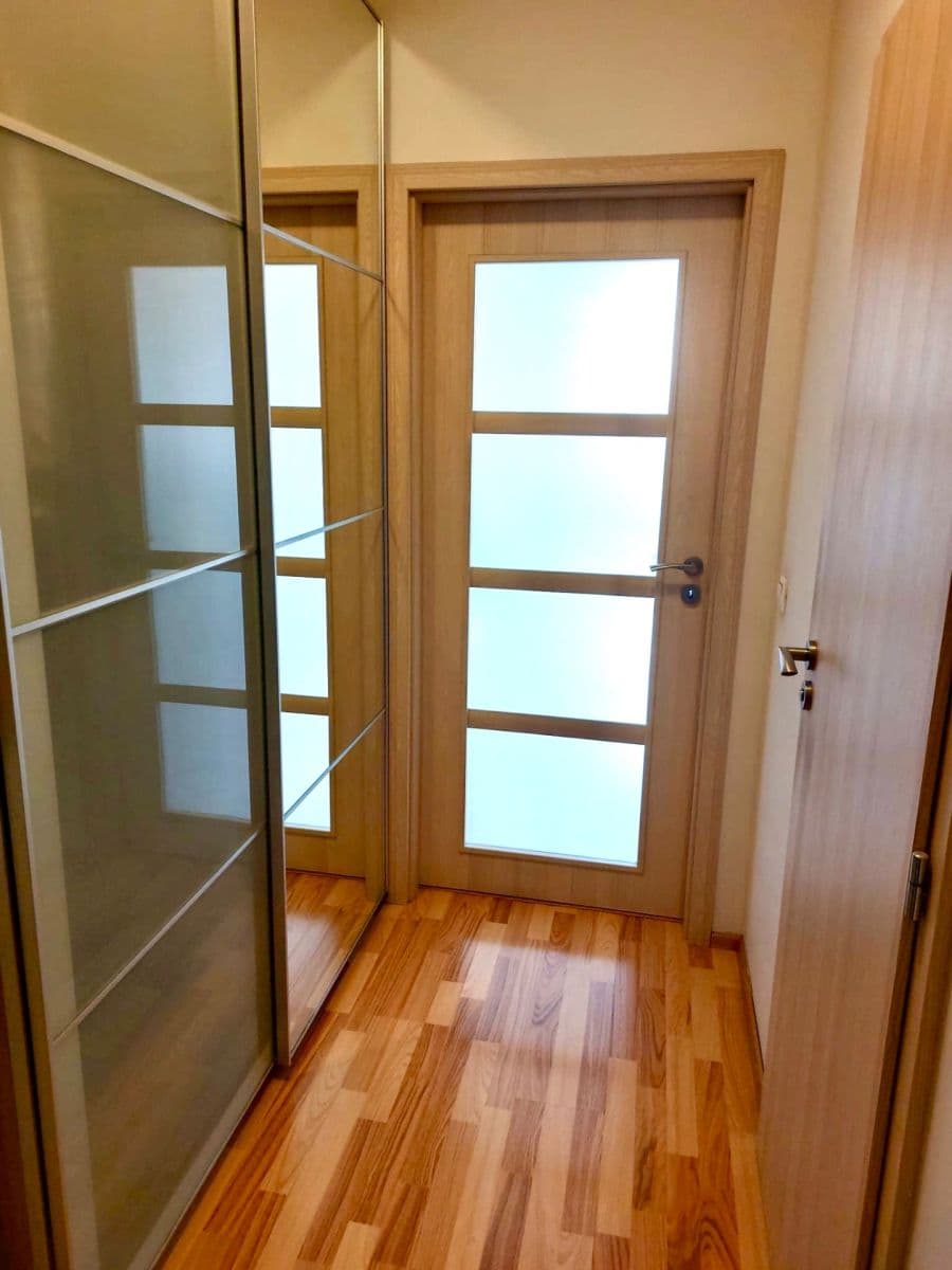 Prenájom bytu 2-izbový 44 m², Freyova, Praha, Praha Prenájom bytu 2-izbový 44 m², Freyova, Praha, Praha