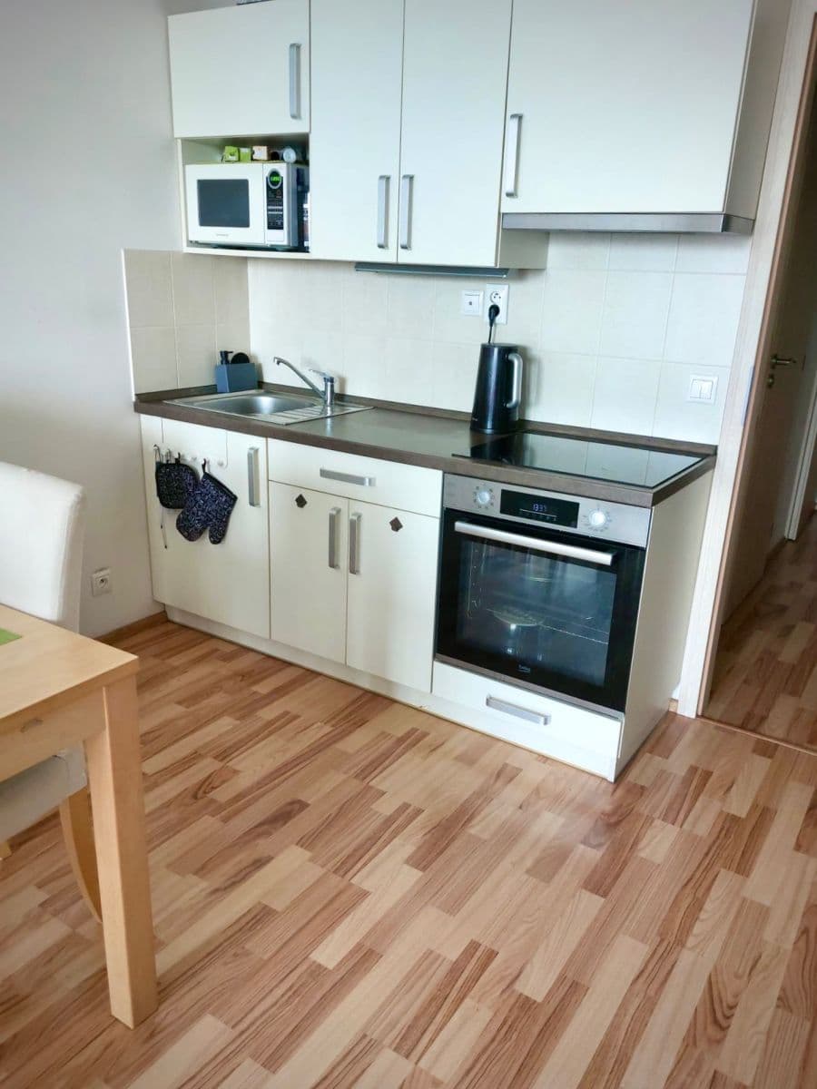 Prenájom bytu 2-izbový 44 m², Freyova, Praha, Praha Prenájom bytu 2-izbový 44 m², Freyova, Praha, Praha