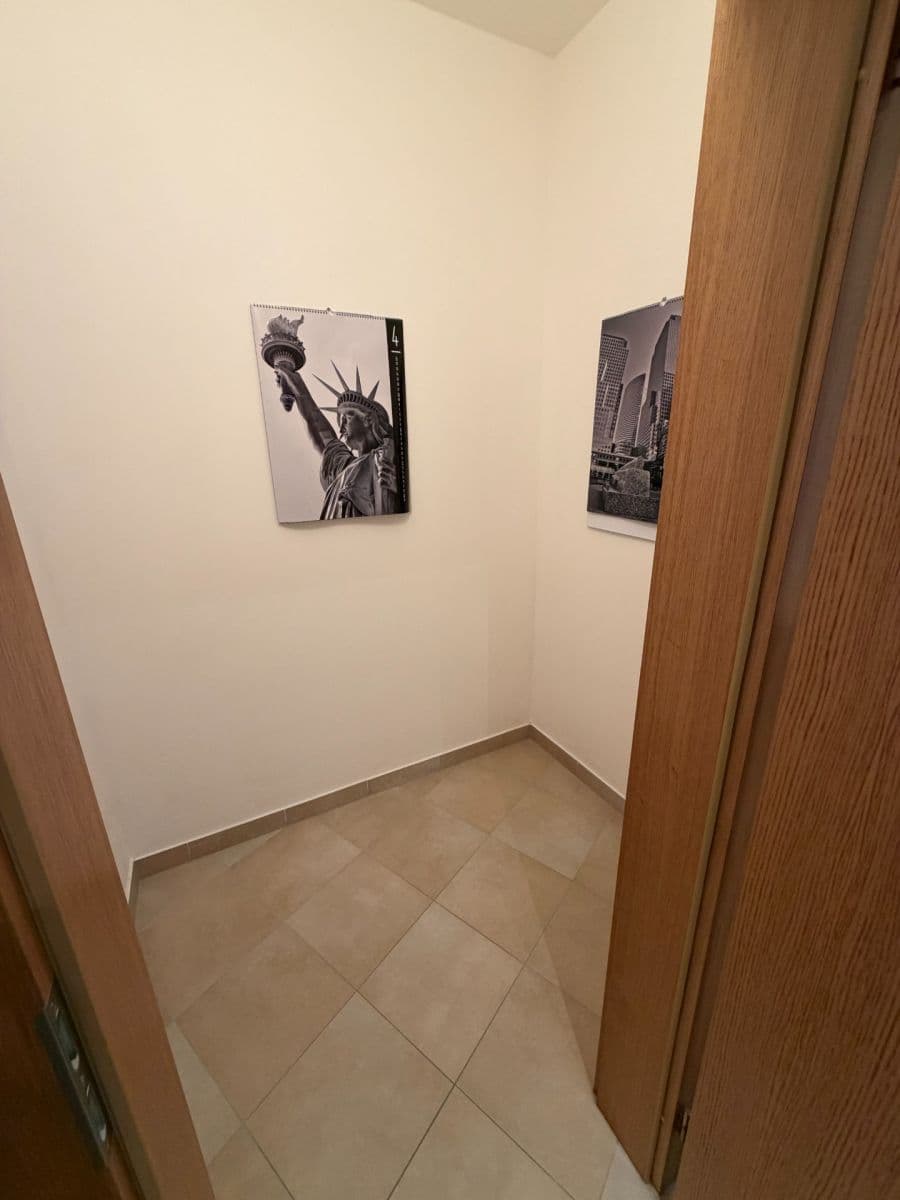 Predaj bytu 2-izbový 57 m², Pavla Beneše, Praha, Praha Predaj bytu 2-izbový 57 m², Pavla Beneše, Praha, Praha