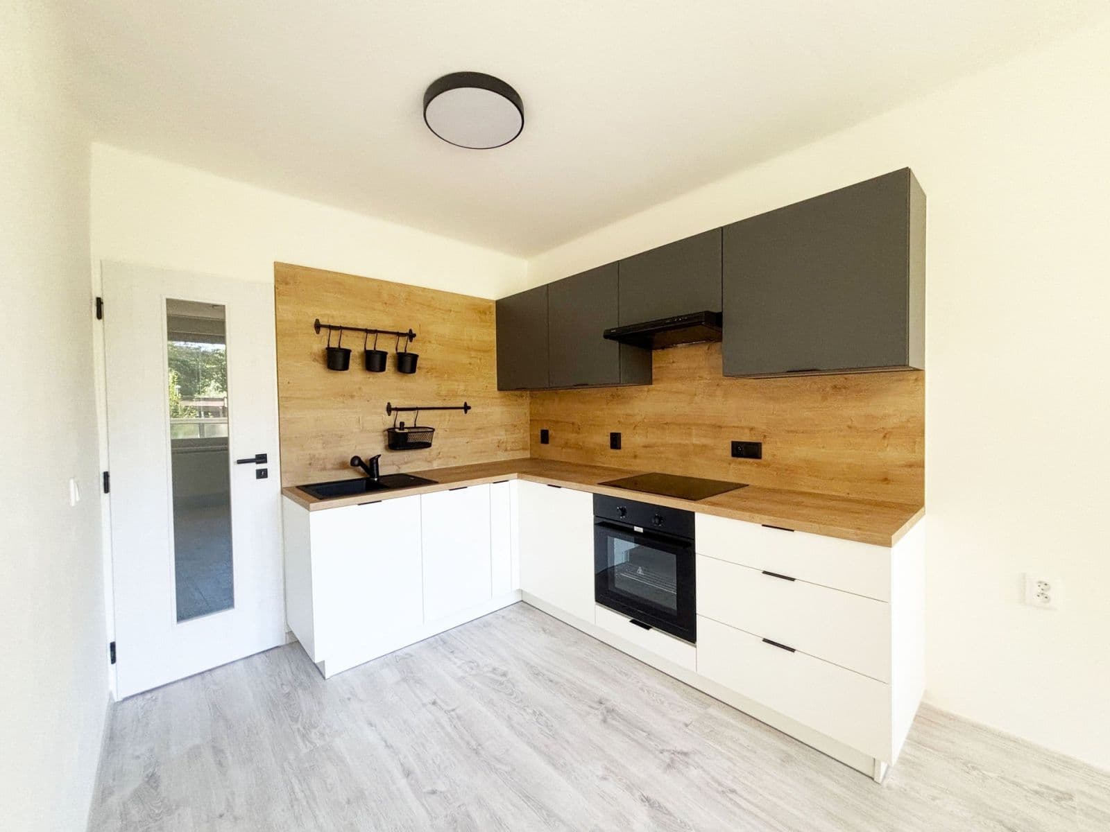Prenájom bytu 1-izbový 43 m², U plynárny, Praha, Praha Prenájom bytu 1-izbový 43 m², U plynárny, Praha, Praha