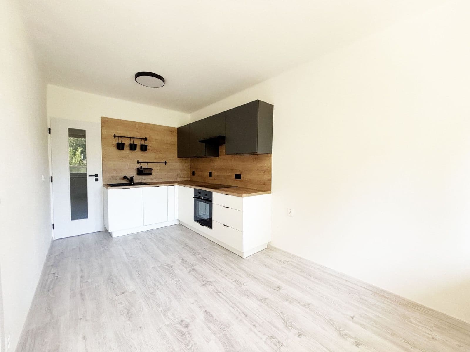 Prenájom bytu 1-izbový 43 m², U plynárny, Praha, Praha Prenájom bytu 1-izbový 43 m², U plynárny, Praha, Praha