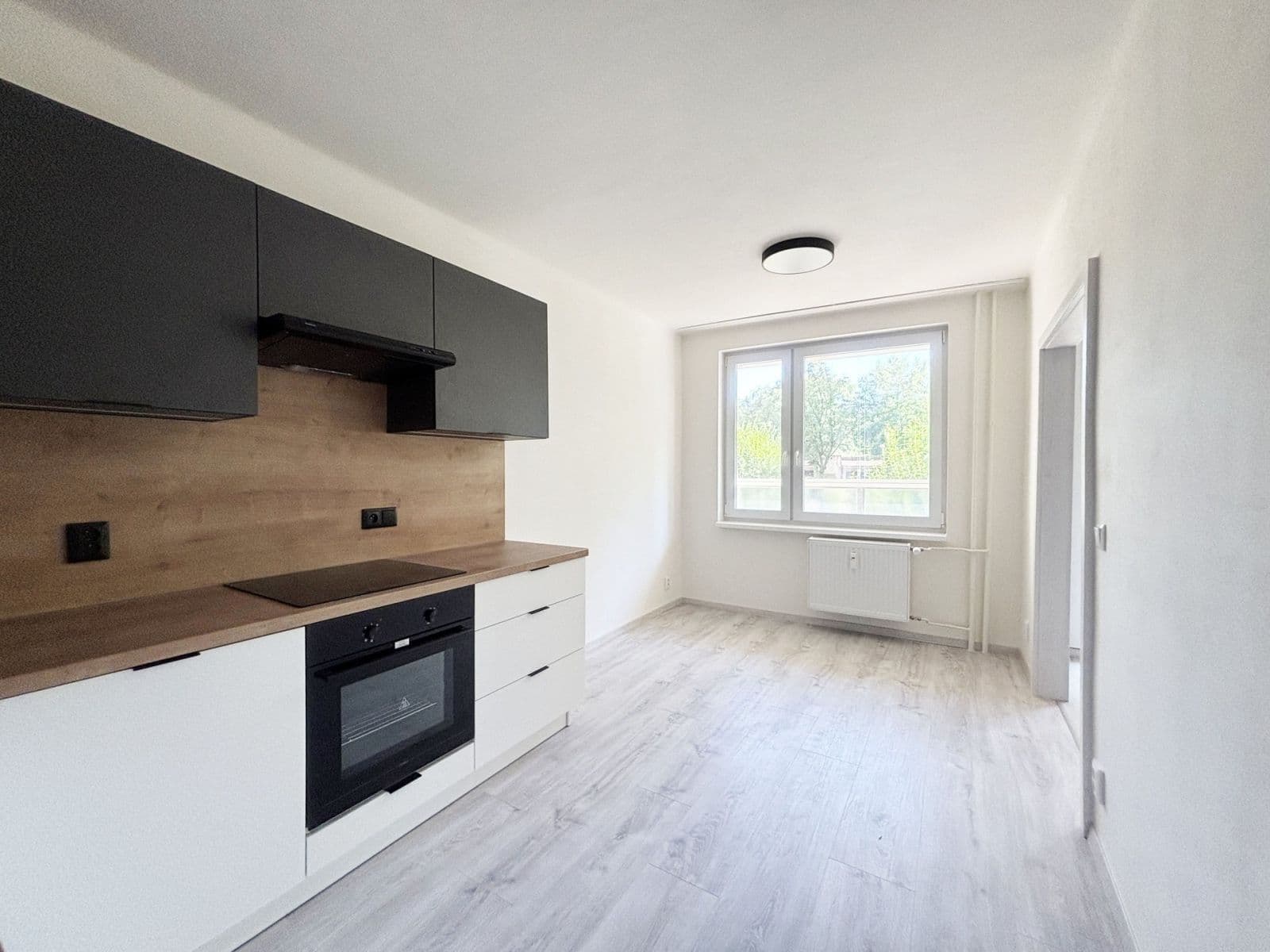 Prenájom bytu 1-izbový 43 m², U plynárny, Praha, Praha Prenájom bytu 1-izbový 43 m², U plynárny, Praha, Praha