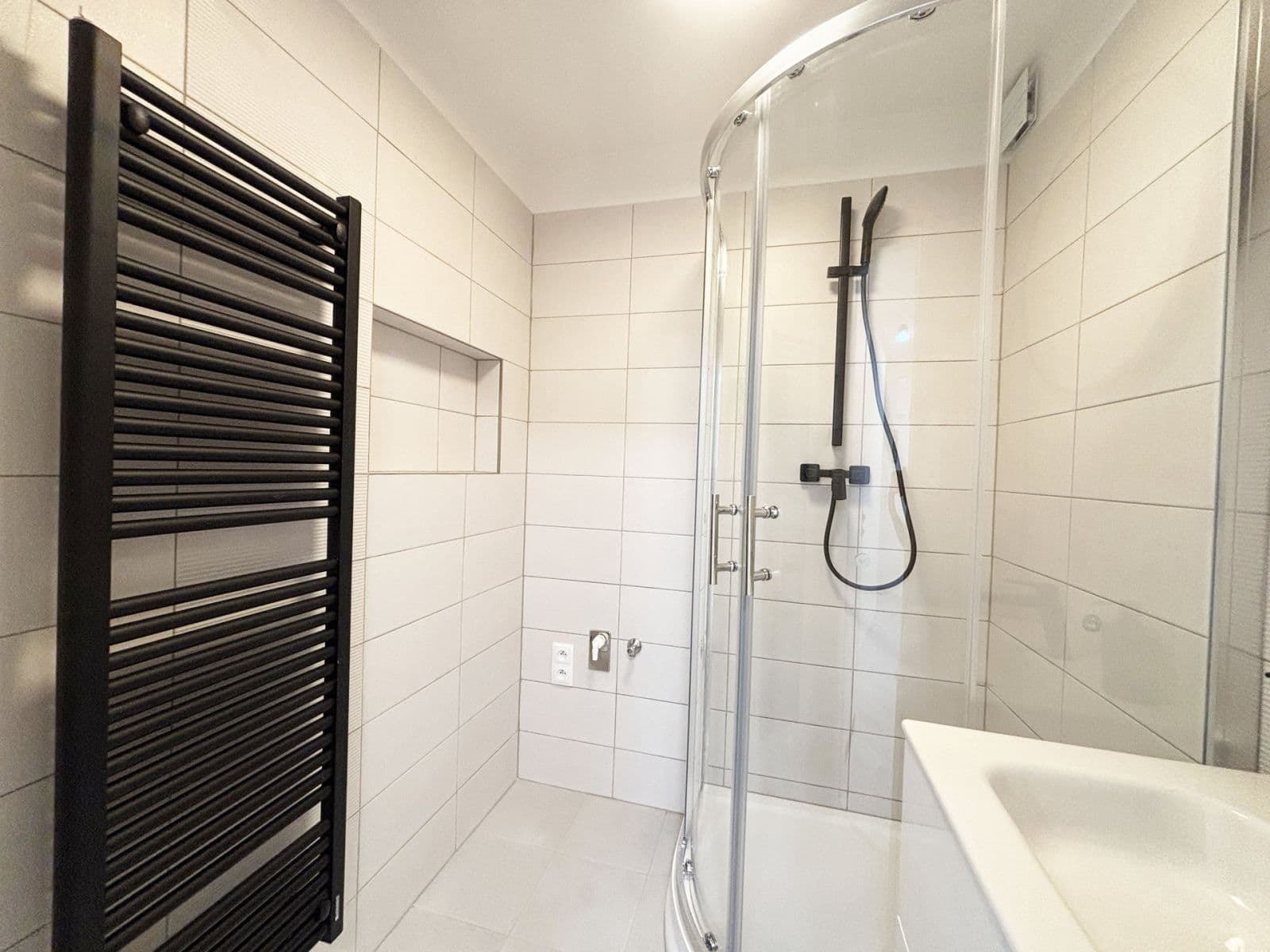 Prenájom bytu 1-izbový 43 m², U plynárny, Praha, Praha Prenájom bytu 1-izbový 43 m², U plynárny, Praha, Praha