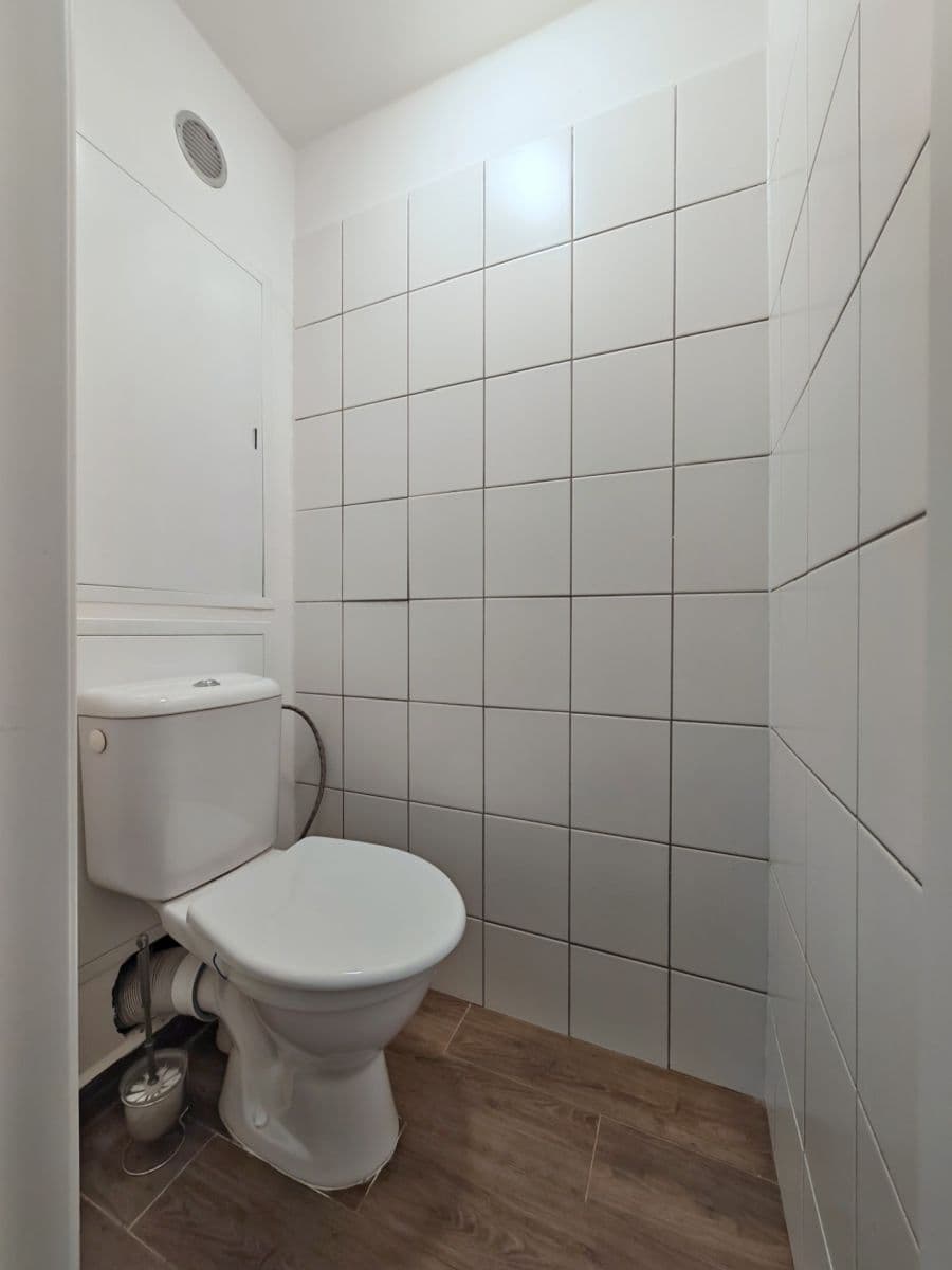 Prenájom bytu 2-izbový 56 m², Sibiřská, Aš, Karlovarský kraj Prenájom bytu 2-izbový 56 m², Sibiřská, Aš, Karlovarský kraj