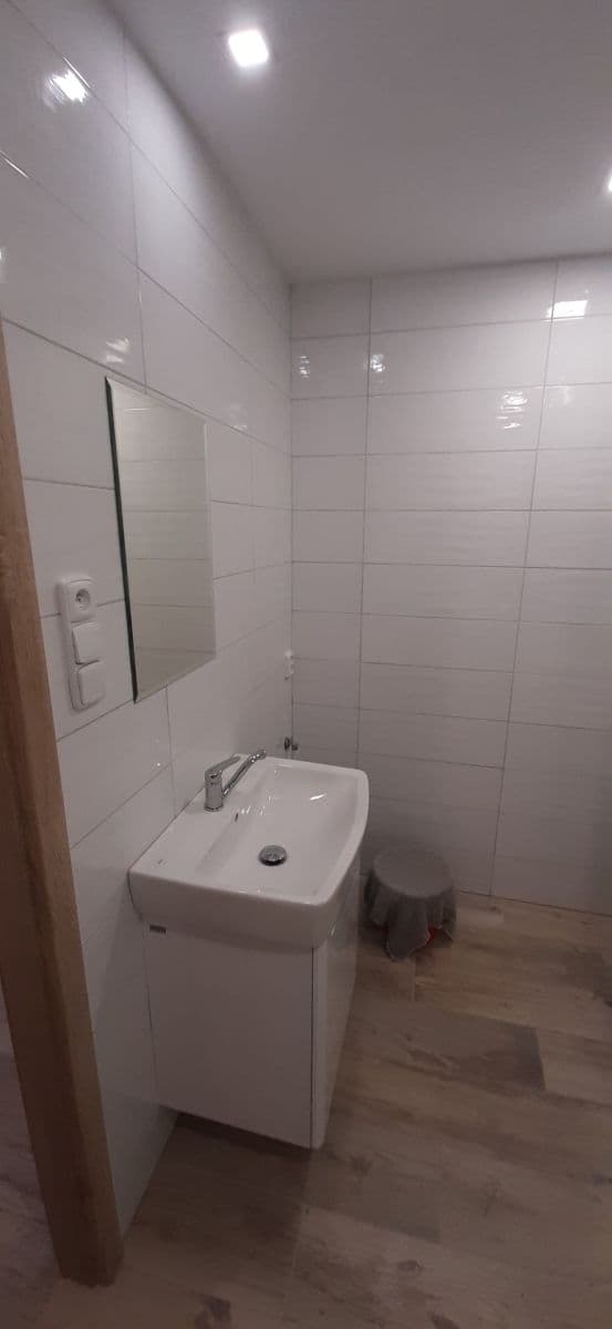 Prenájom bytu 1-izbový 37 m², Sokolovská, Tábor, Jihočeský kraj Prenájom bytu 1-izbový 37 m², Sokolovská, Tábor, Jihočeský kraj