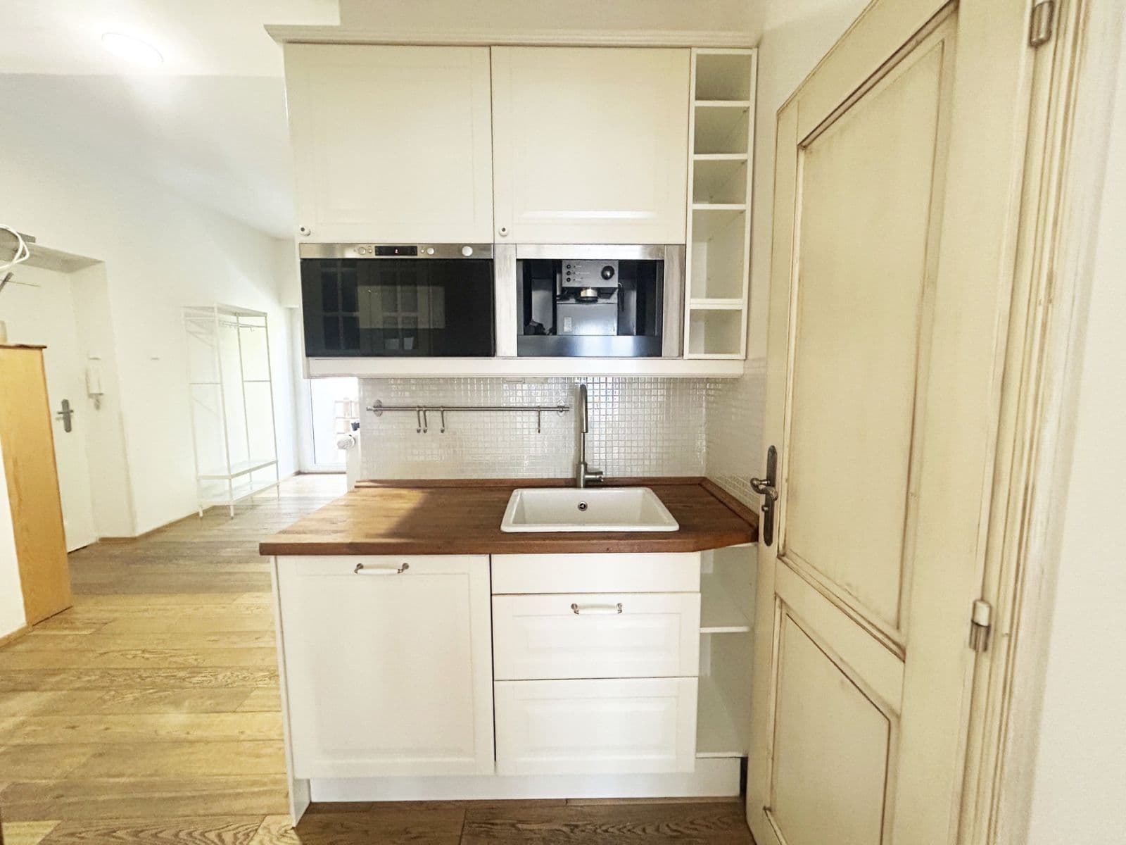 Prenájom bytu 2-izbový 59 m², Plzeňská, Praha, Praha Prenájom bytu 2-izbový 59 m², Plzeňská, Praha, Praha
