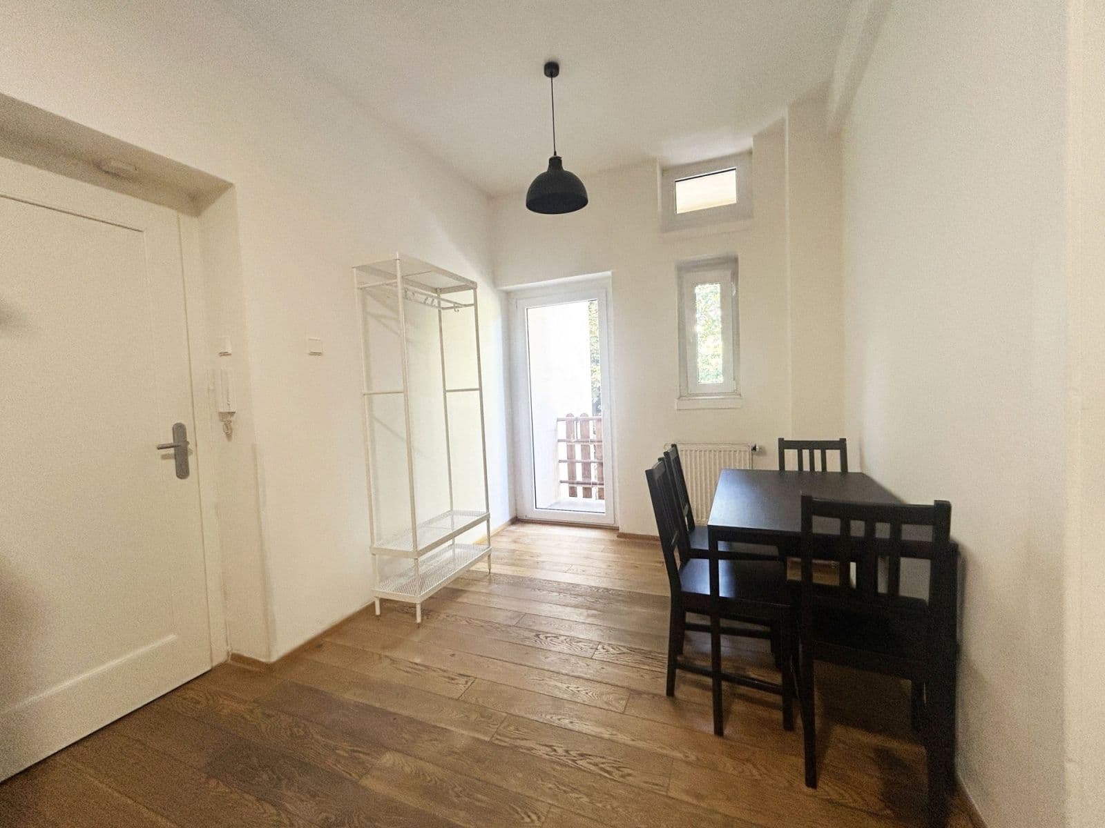 Prenájom bytu 2-izbový 59 m², Plzeňská, Praha, Praha Prenájom bytu 2-izbový 59 m², Plzeňská, Praha, Praha