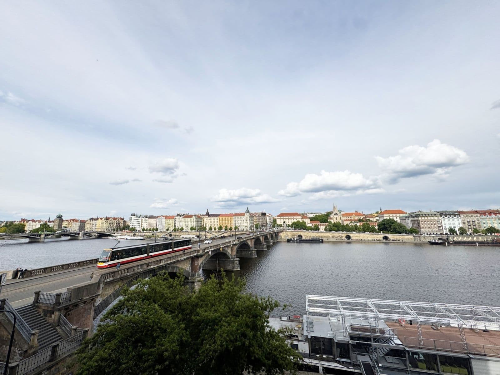 Prenájom bytu 2-izbový 48 m², Hořejší nábřeží, Praha, Praha Prenájom bytu 2-izbový 48 m², Hořejší nábřeží, Praha, Praha