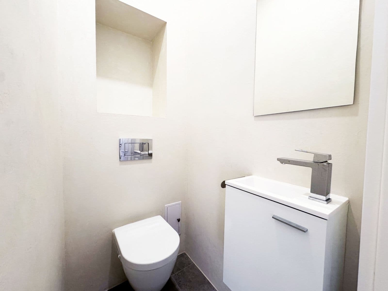 Prenájom bytu 2-izbový 48 m², Hořejší nábřeží, Praha, Praha Prenájom bytu 2-izbový 48 m², Hořejší nábřeží, Praha, Praha