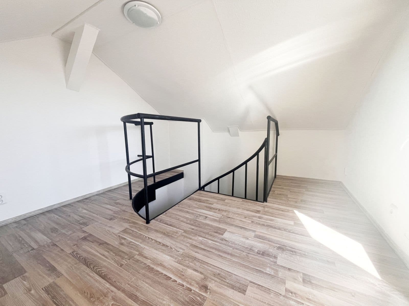 Prenájom bytu 2-izbový 52 m², Jindřicha Plachty, Praha, Praha Prenájom bytu 2-izbový 52 m², Jindřicha Plachty, Praha, Praha