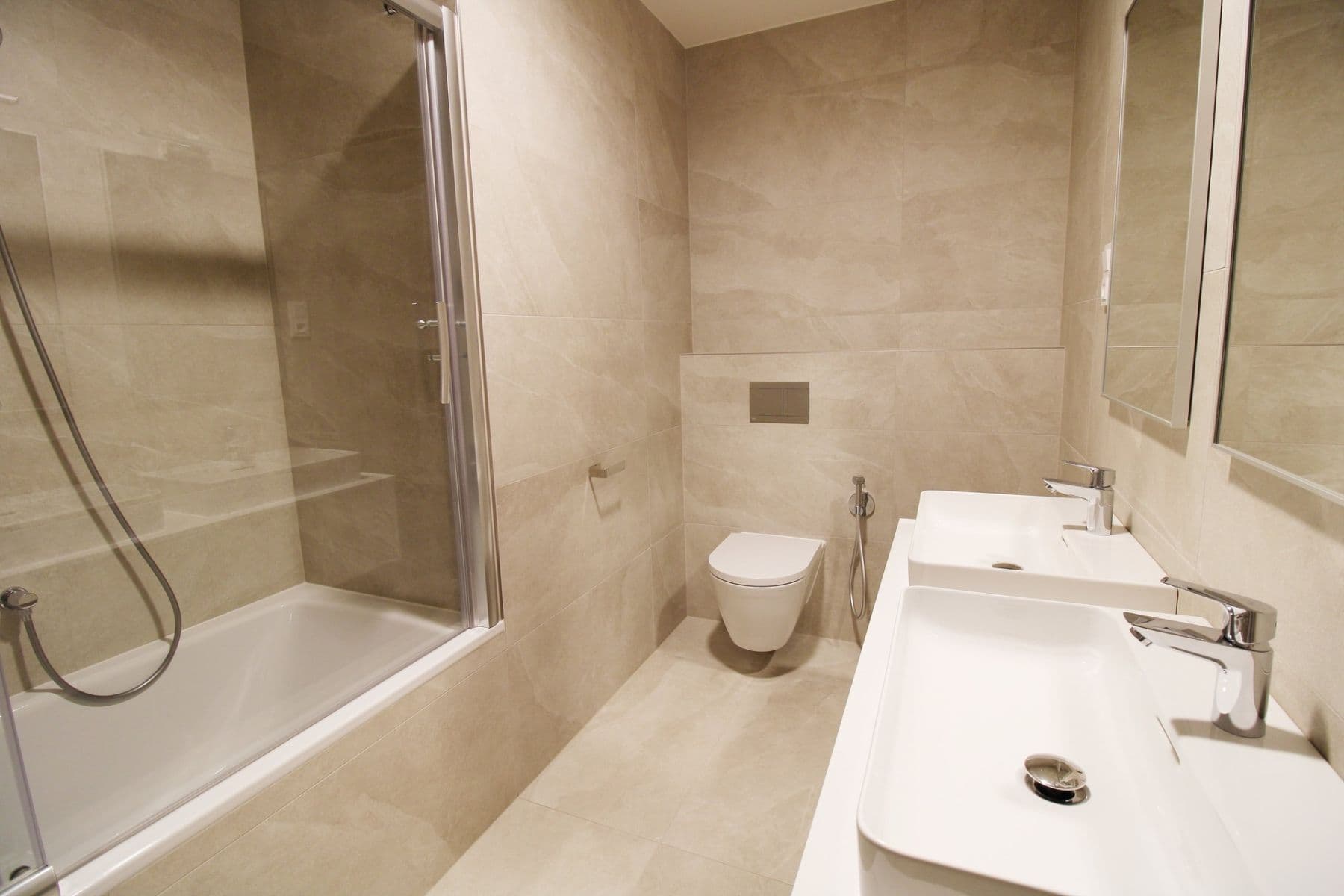 Prenájom bytu 3-izbový 94 m², Pod Juliskou, Praha, Praha Prenájom bytu 3-izbový 94 m², Pod Juliskou, Praha, Praha