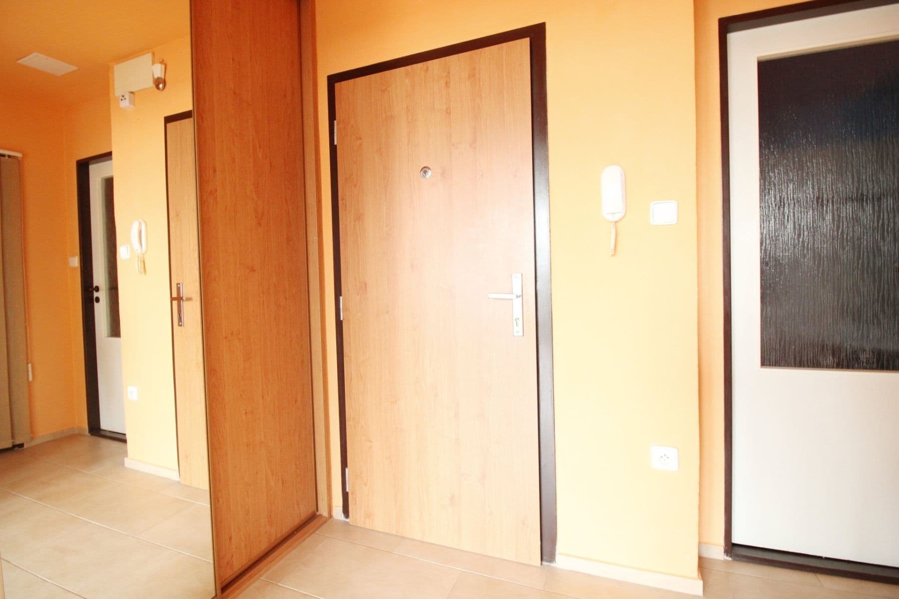 Prenájom bytu 2-izbový 40 m², Poznaňská, Praha, Praha Prenájom bytu 2-izbový 40 m², Poznaňská, Praha, Praha