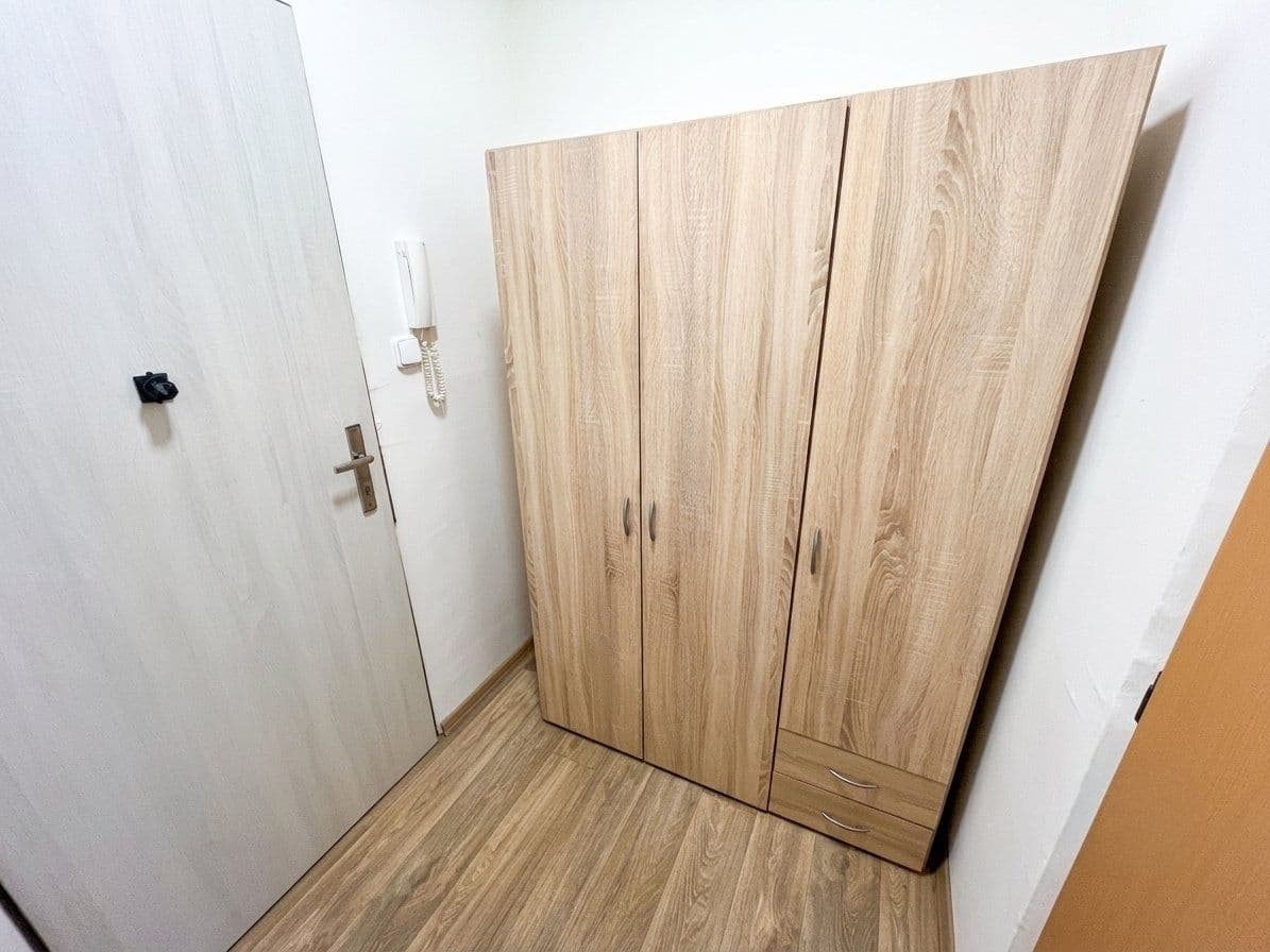 Prenájom bytu 1-izbový 31 m², Jana Drdy, Příbram, Středočeský kraj Prenájom bytu 1-izbový 31 m², Jana Drdy, Příbram, Středočeský kraj