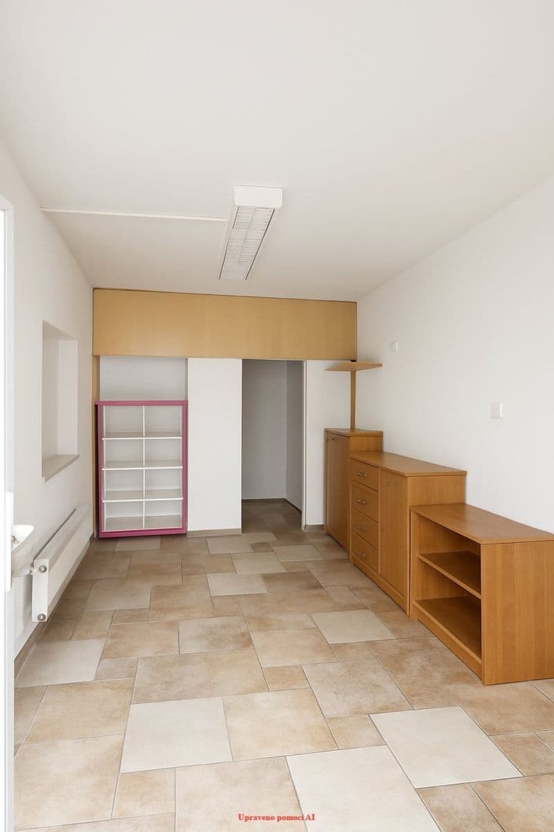 Prenájom nebytového priestoru 17 m², Školská, Karviná, Moravskoslezský kraj Prenájom nebytového priestoru 17 m², Školská, Karviná, Moravskoslezský kraj