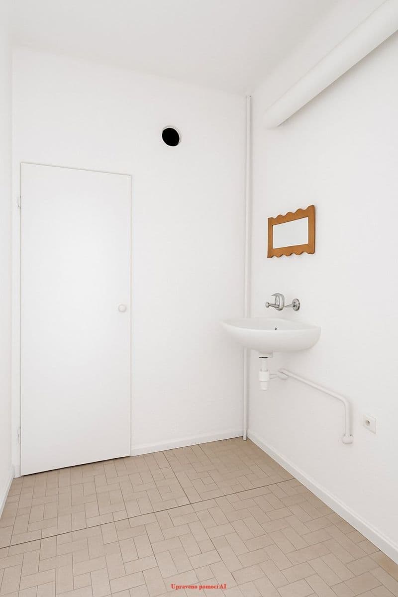 Prenájom nebytového priestoru 17 m², Školská, Karviná, Moravskoslezský kraj Prenájom nebytového priestoru 17 m², Školská, Karviná, Moravskoslezský kraj