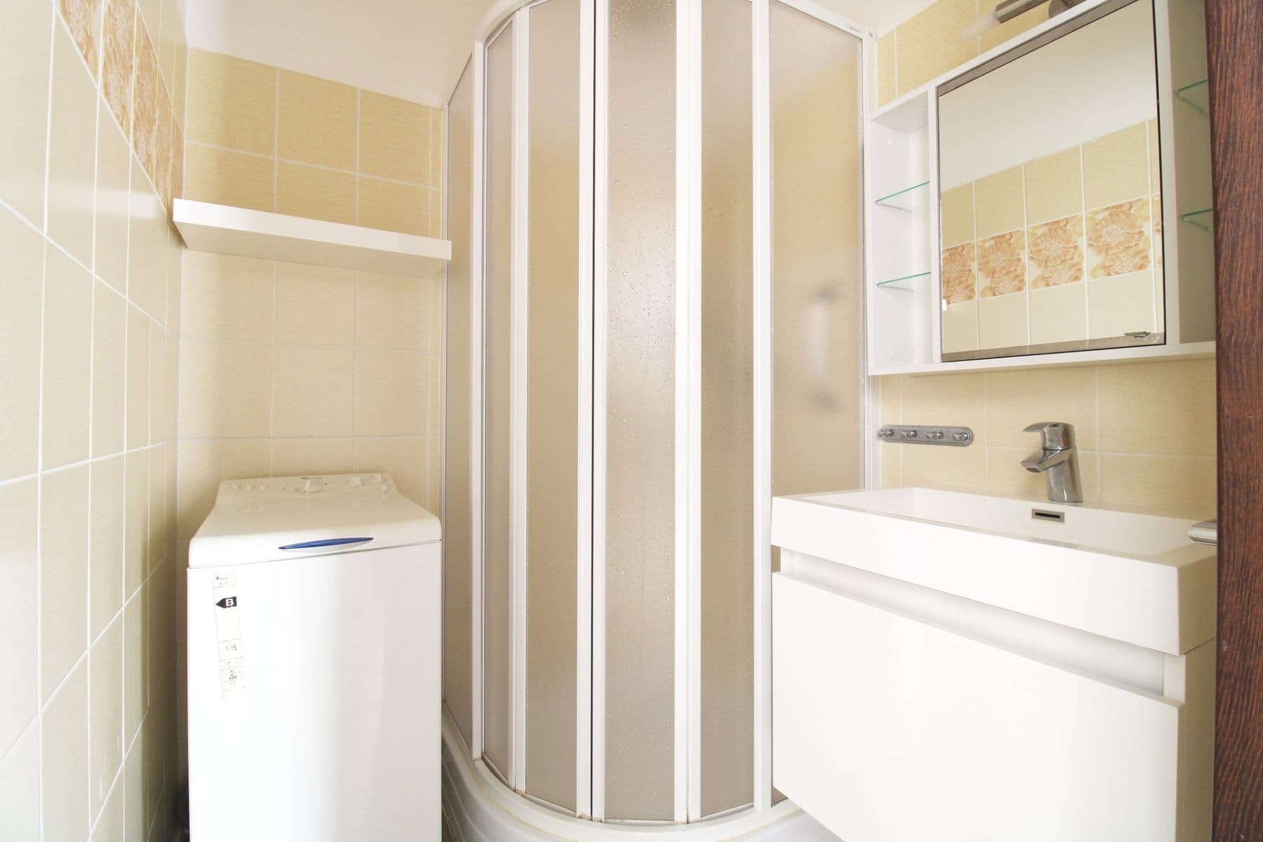 Prenájom bytu 3-izbový 55 m², Na růžovém poli, Kladno, Středočeský kraj Prenájom bytu 3-izbový 55 m², Na růžovém poli, Kladno, Středočeský kraj