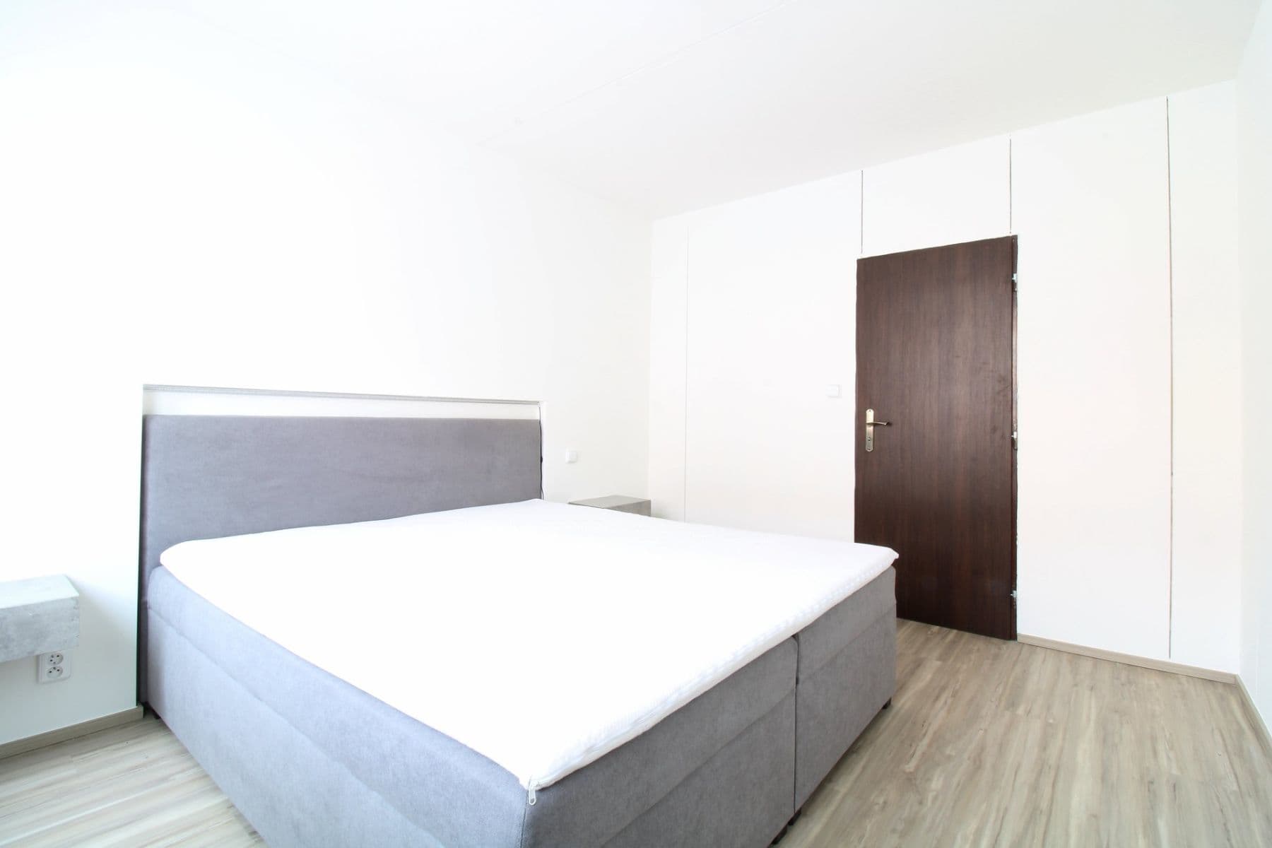 Prenájom bytu 3-izbový 55 m², Na růžovém poli, Kladno, Středočeský kraj Prenájom bytu 3-izbový 55 m², Na růžovém poli, Kladno, Středočeský kraj