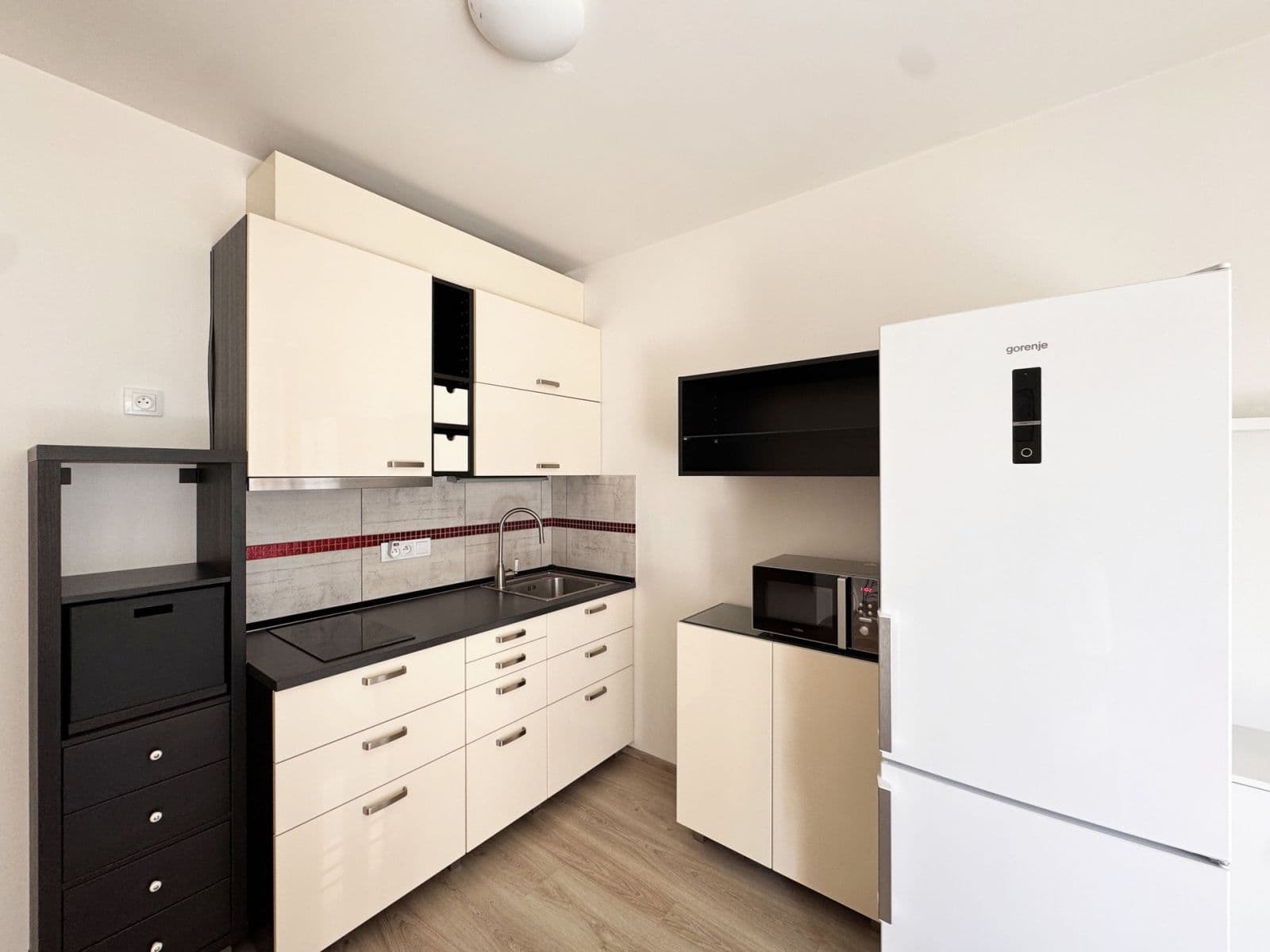 Prenájom bytu 1-izbový 32 m², Toufarova, Praha, Praha Prenájom bytu 1-izbový 32 m², Toufarova, Praha, Praha