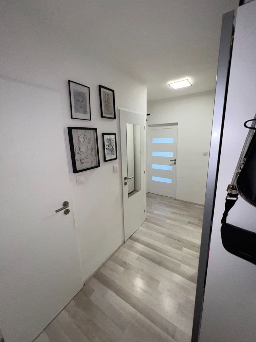 Prenájom bytu 2-izbový 48 m², Malkovského, Praha, Praha Prenájom bytu 2-izbový 48 m², Malkovského, Praha, Praha