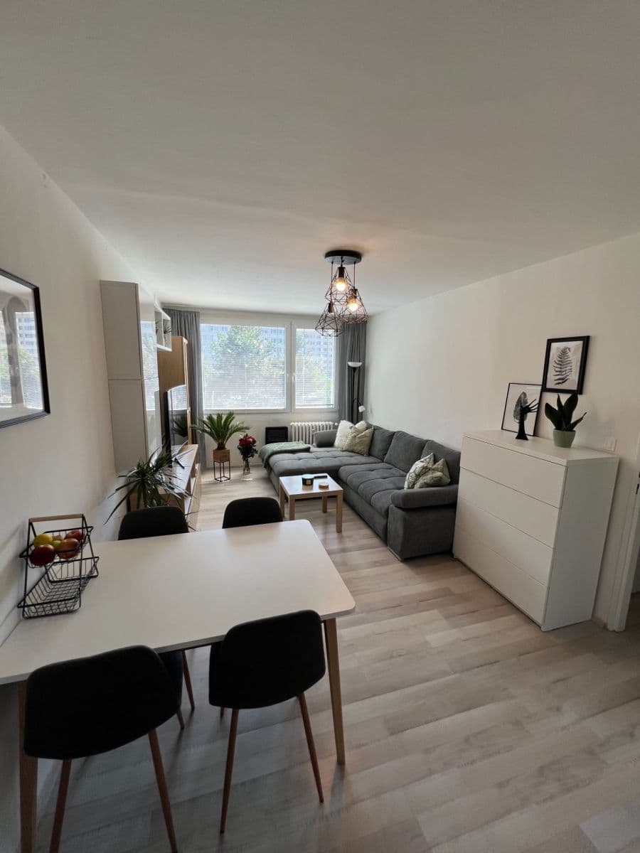 Prenájom bytu 2-izbový 48 m², Malkovského, Praha, Praha Prenájom bytu 2-izbový 48 m², Malkovského, Praha, Praha