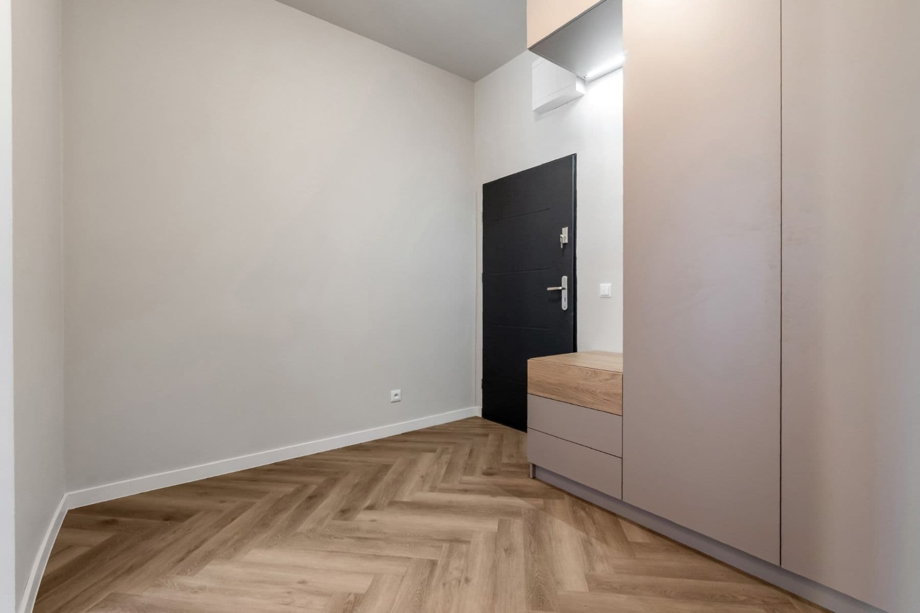 Predaj bytu 2-izbový 65 m², Hůlkova, Praha, Praha Predaj bytu 2-izbový 65 m², Hůlkova, Praha, Praha