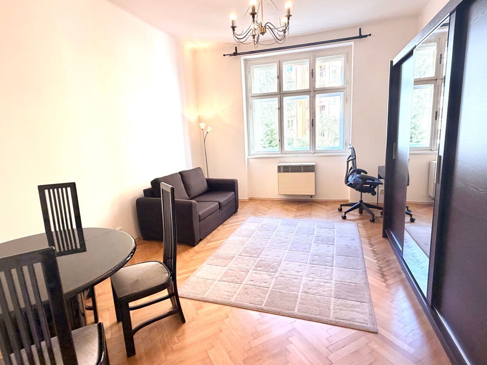 Prenájom bytu 2-izbový 51 m², Biskupcova, Praha, Praha Prenájom bytu 2-izbový 51 m², Biskupcova, Praha, Praha