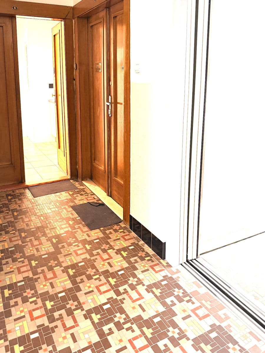 Prenájom bytu 2-izbový 51 m², Biskupcova, Praha, Praha Prenájom bytu 2-izbový 51 m², Biskupcova, Praha, Praha