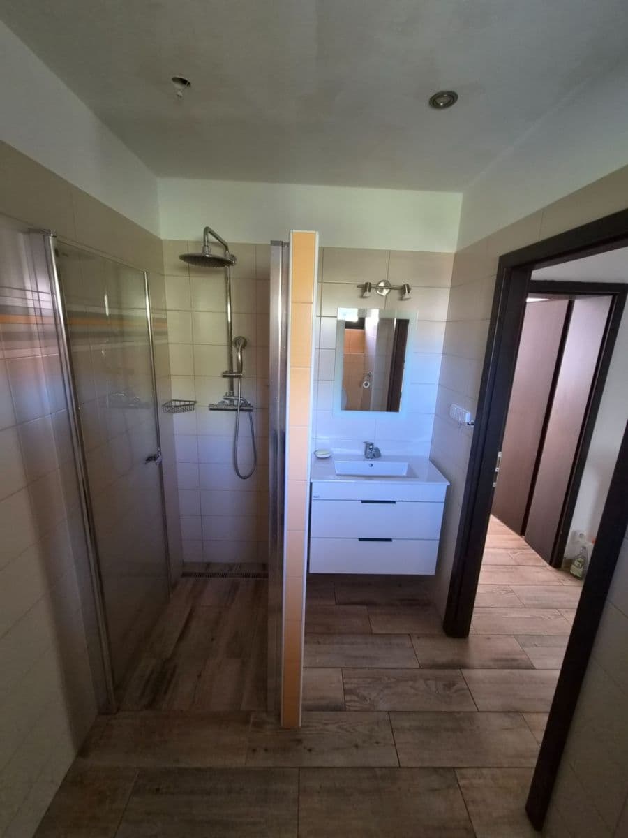 Prenájom bytu 2-izbový 46 m², Khodlova, Praha, Praha Prenájom bytu 2-izbový 46 m², Khodlova, Praha, Praha