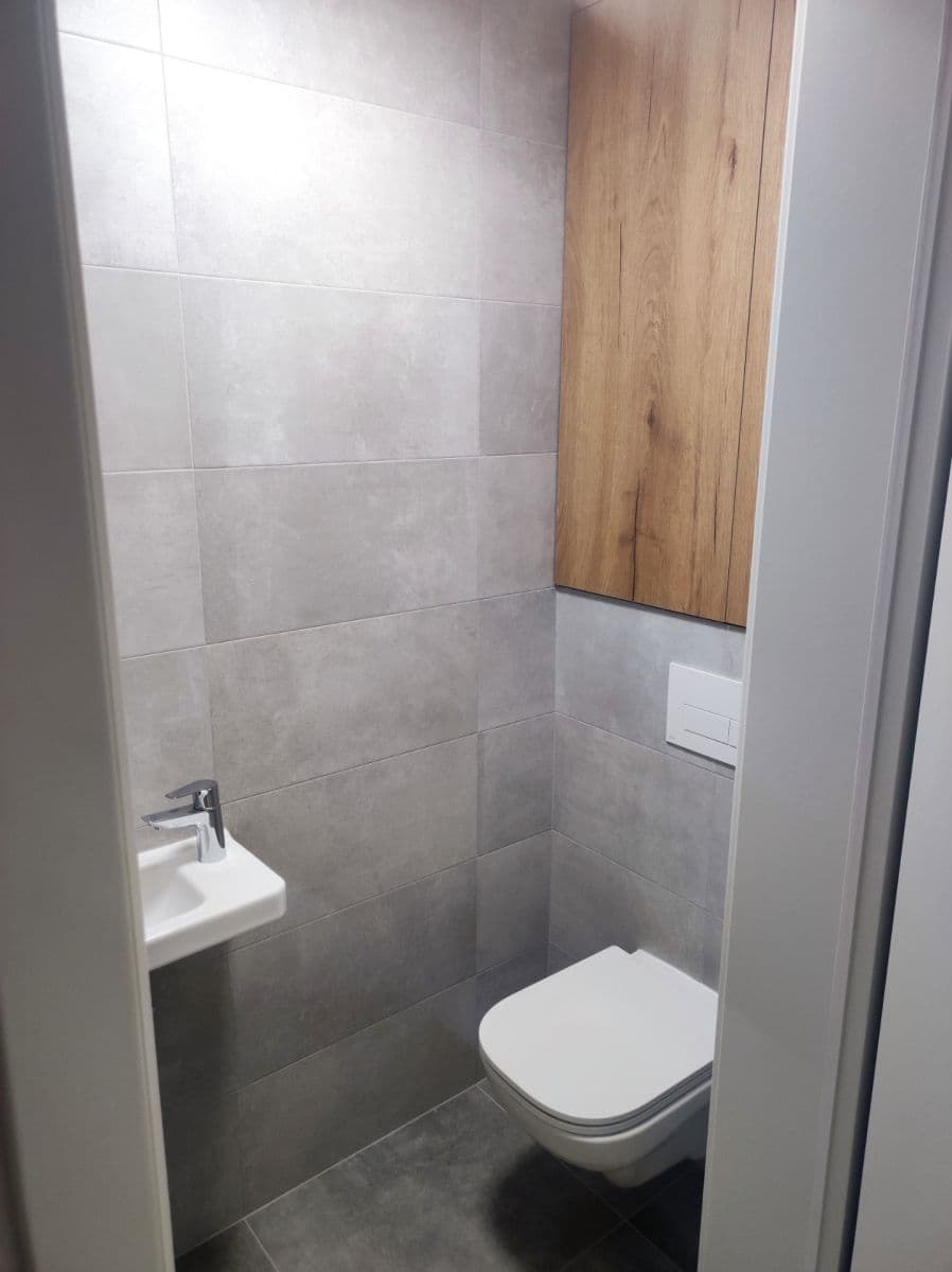 Prenájom bytu 2-izbový 74 m², Bělohorská, Praha, Praha Prenájom bytu 2-izbový 74 m², Bělohorská, Praha, Praha