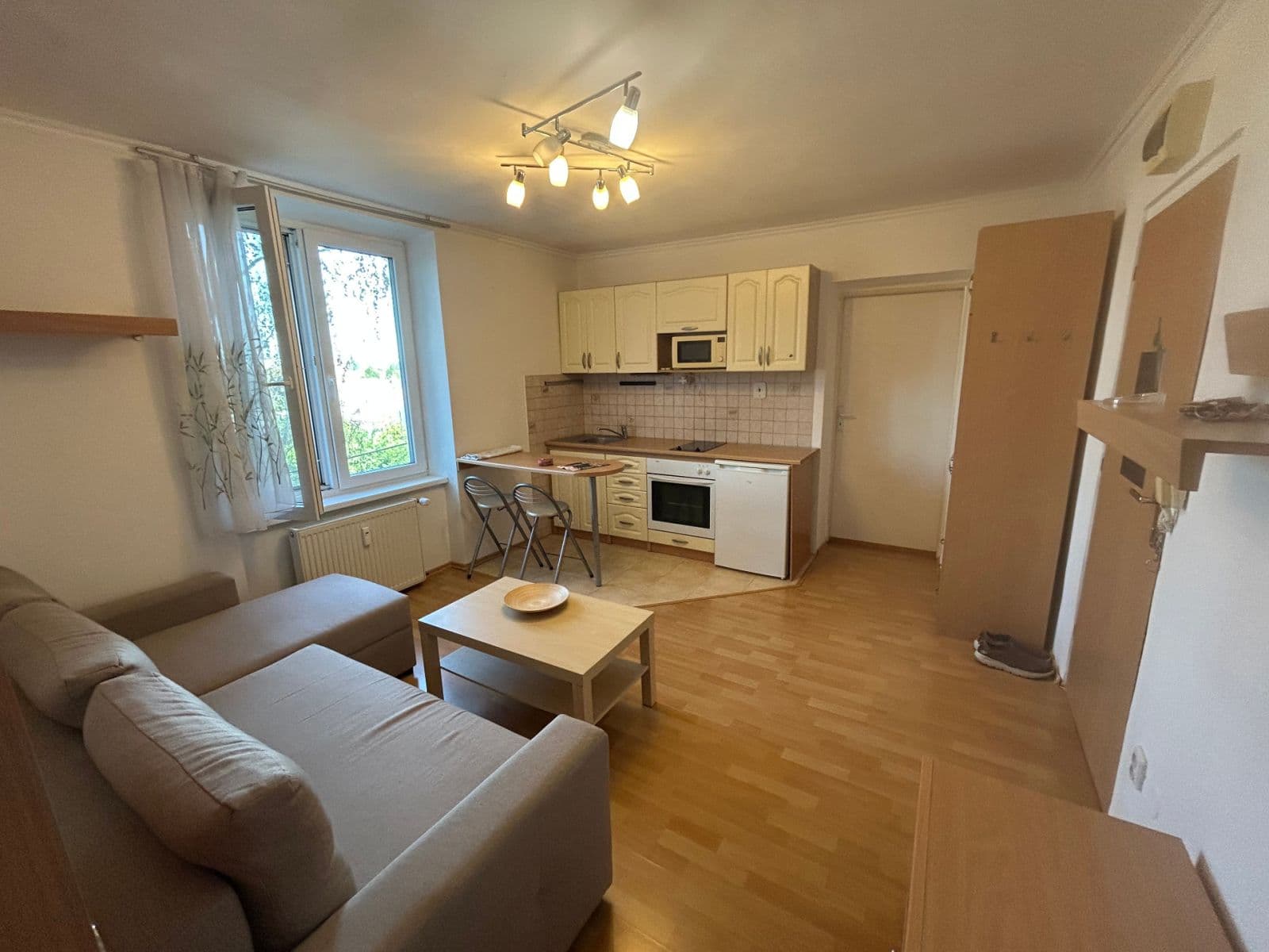 Prenájom bytu 1-izbový 43 m², Doležalova, Ružinov, Bratislavský kraj Prenájom bytu 1-izbový 43 m², Doležalova, Ružinov, Bratislavský kraj