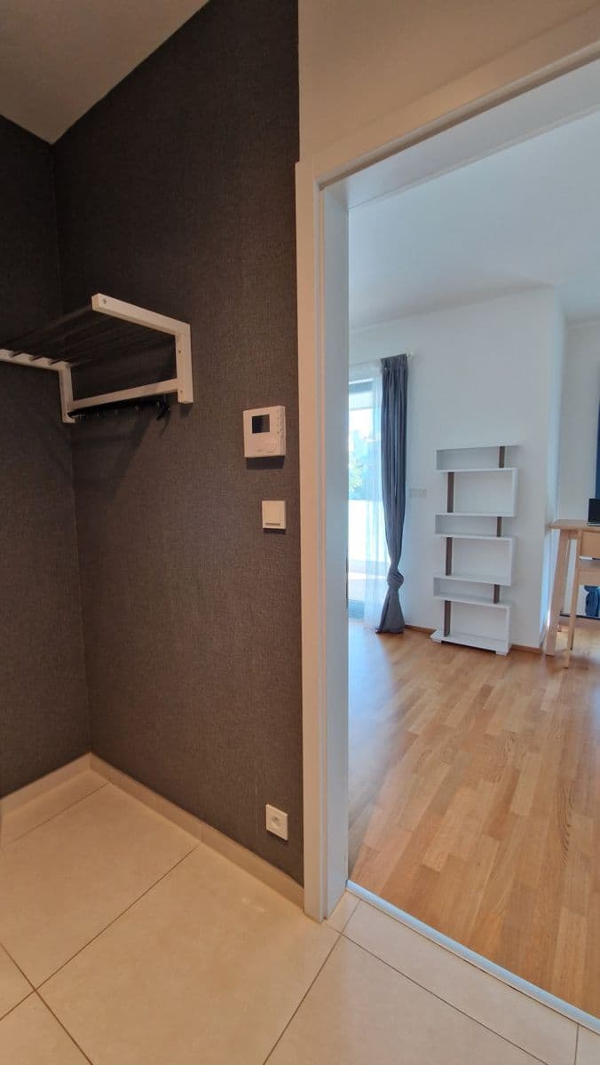 Prenájom bytu 1-izbový 48 m², Kloudova, Praha, Praha Prenájom bytu 1-izbový 48 m², Kloudova, Praha, Praha