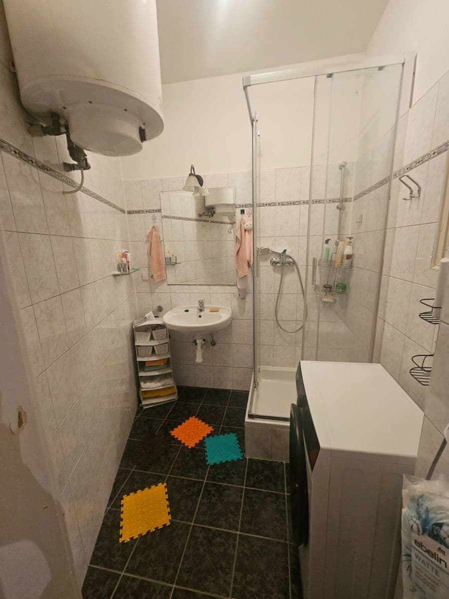 Prenájom bytu Garsoniéra 31 m², Prosecká, Praha, Praha Prenájom bytu Garsoniéra 31 m², Prosecká, Praha, Praha