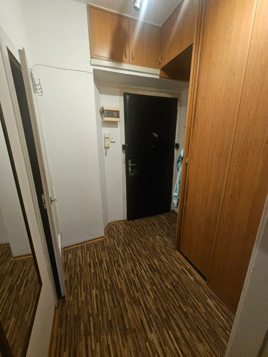 Prenájom bytu Garsoniéra 31 m², Prosecká, Praha, Praha Prenájom bytu Garsoniéra 31 m², Prosecká, Praha, Praha