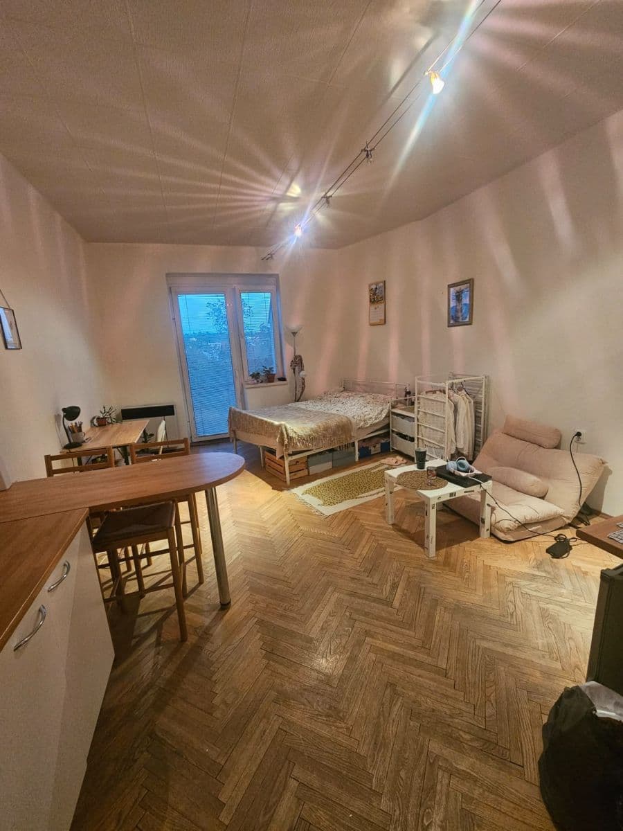 Prenájom bytu Garsoniéra 31 m², Prosecká, Praha, Praha Prenájom bytu Garsoniéra 31 m², Prosecká, Praha, Praha