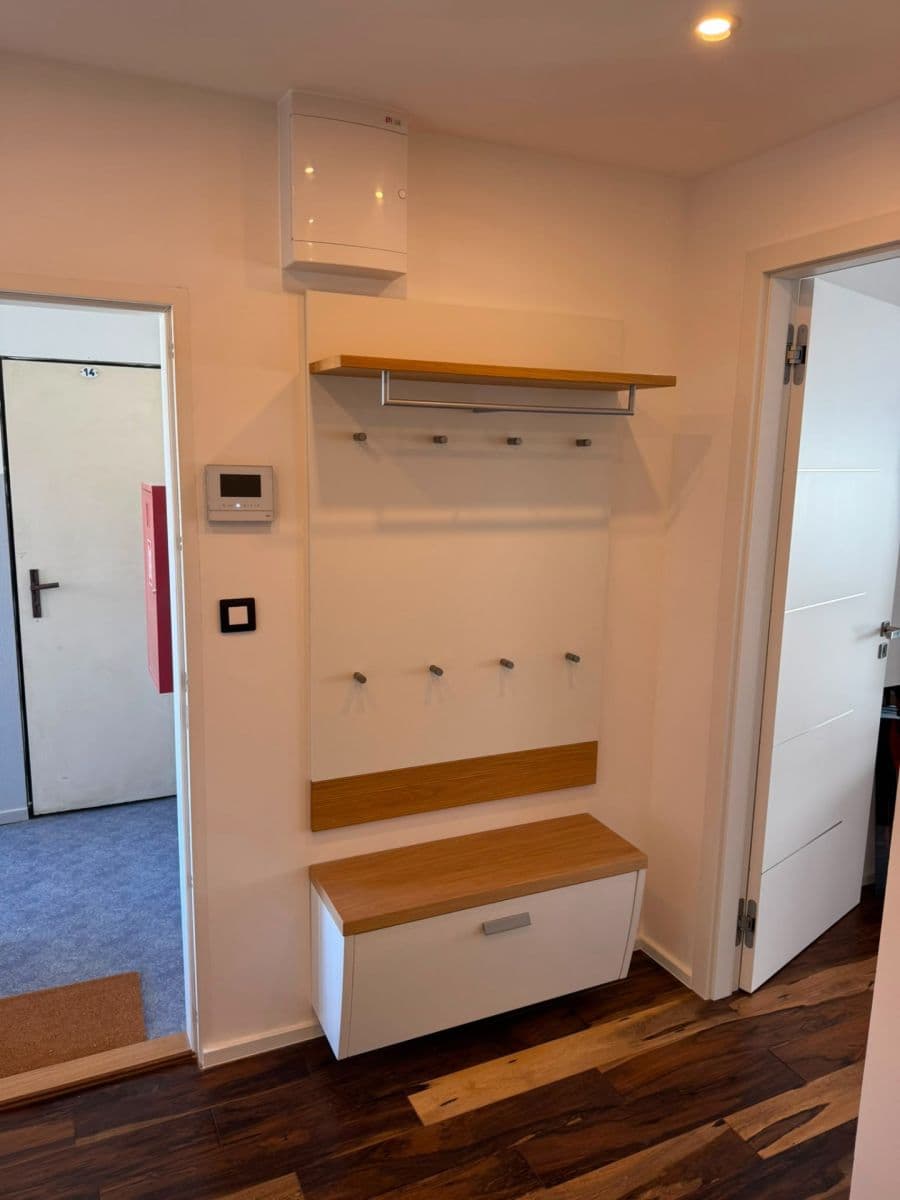 Prenájom bytu 3-izbový 70 m², Pujmanové, Praha, Praha Prenájom bytu 3-izbový 70 m², Pujmanové, Praha, Praha