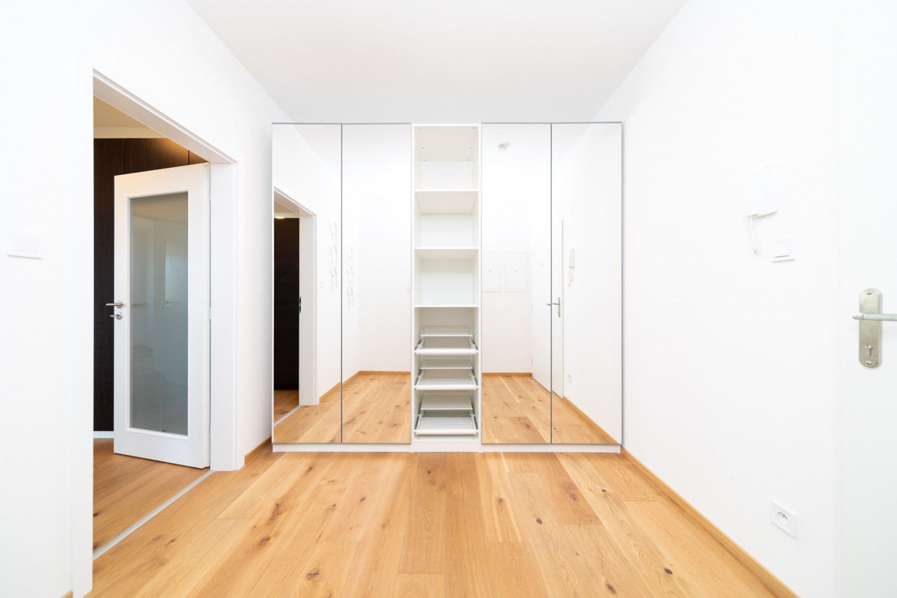 Prenájom bytu 2-izbový 55 m², Žižkova, Horoměřice, Středočeský kraj Prenájom bytu 2-izbový 55 m², Žižkova, Horoměřice, Středočeský kraj