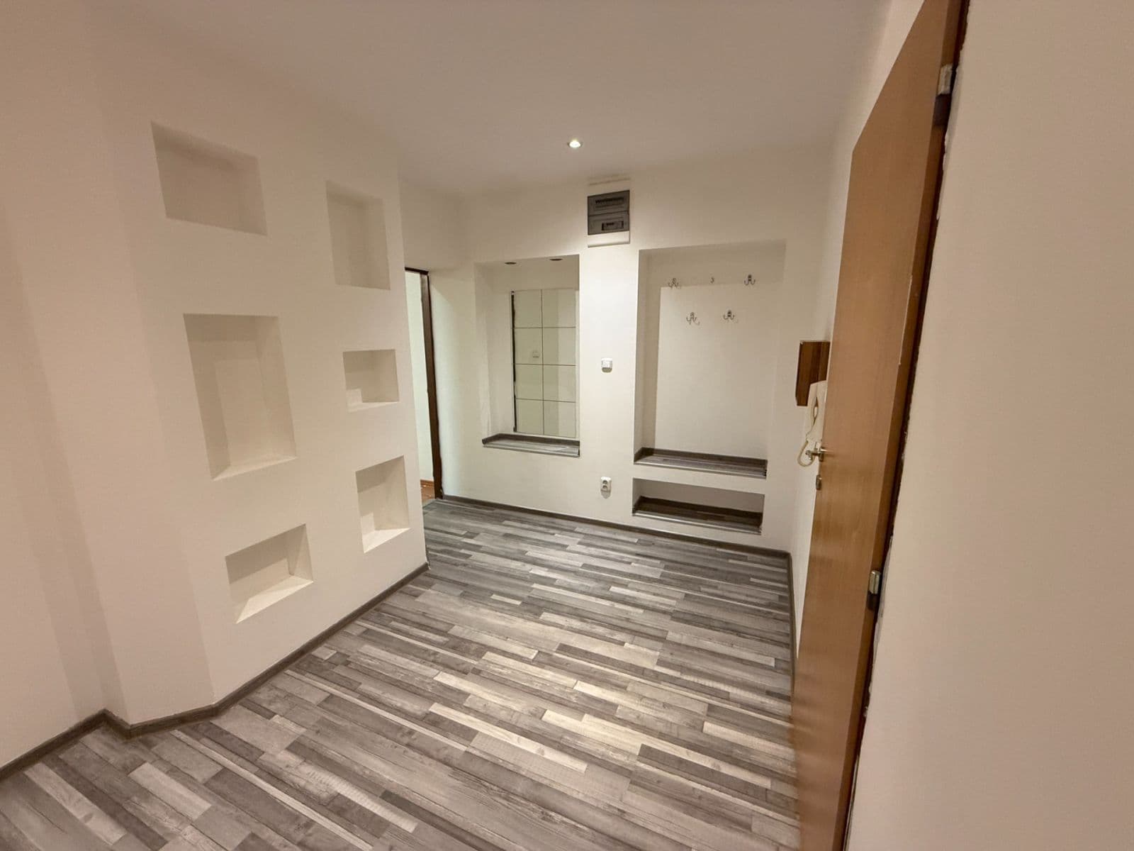 Prenájom bytu 2-izbový 69 m², Hutní osada, Zastávka, Jihomoravský kraj Prenájom bytu 2-izbový 69 m², Hutní osada, Zastávka, Jihomoravský kraj