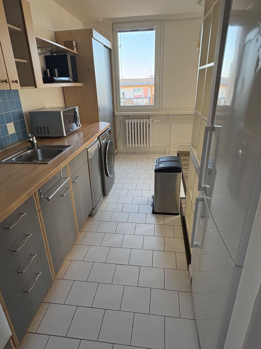 Prenájom bytu 3-izbový 66 m², Na rovinách, Praha, Praha Prenájom bytu 3-izbový 66 m², Na rovinách, Praha, Praha