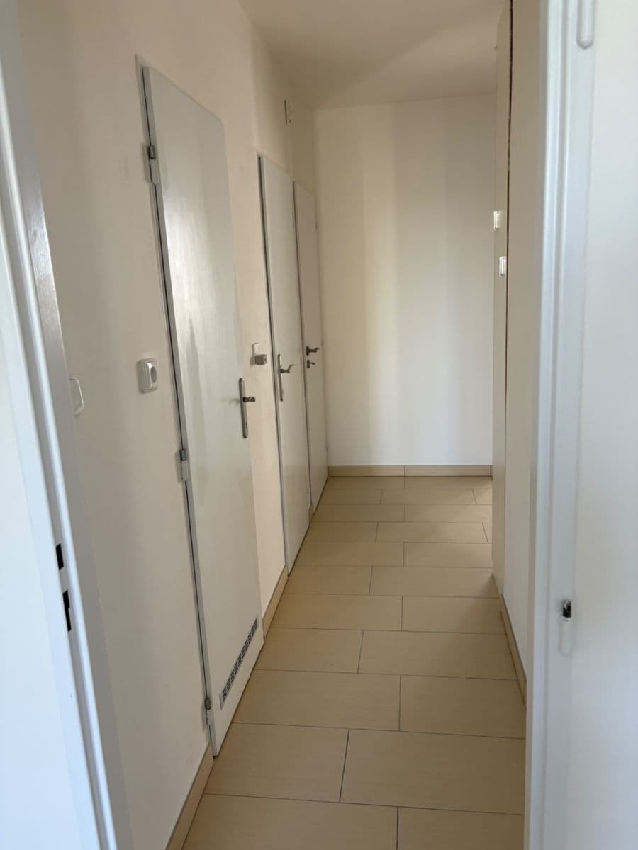 Prenájom bytu 3-izbový 66 m², Na rovinách, Praha, Praha Prenájom bytu 3-izbový 66 m², Na rovinách, Praha, Praha