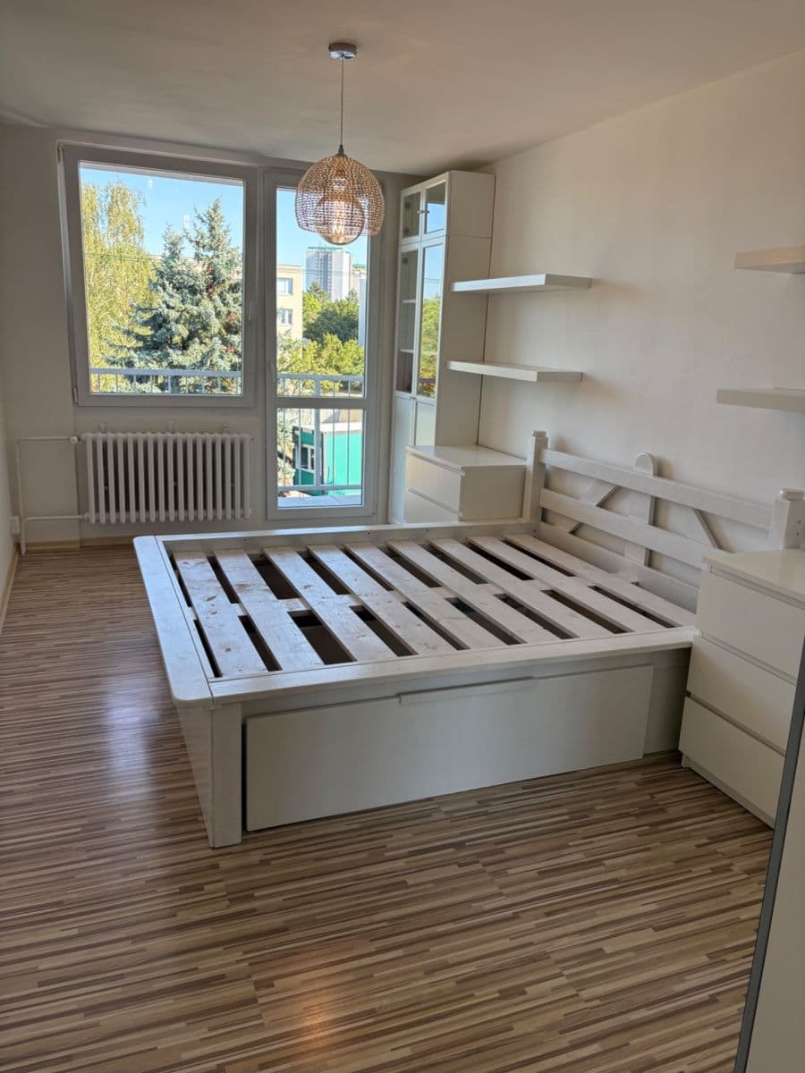 Prenájom bytu 3-izbový 66 m², Na rovinách, Praha, Praha Prenájom bytu 3-izbový 66 m², Na rovinách, Praha, Praha