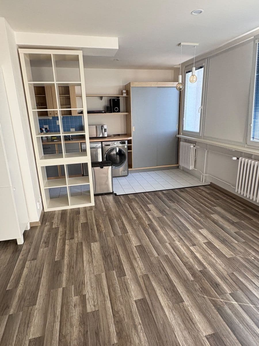 Prenájom bytu 3-izbový 66 m², Na rovinách, Praha, Praha Prenájom bytu 3-izbový 66 m², Na rovinách, Praha, Praha