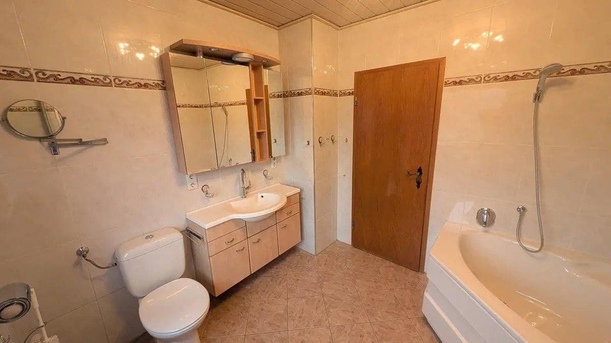 Predaj domu 140 m², pozemok 216 m², Hoelscherweg 5, Darmstadt, Hesensko Predaj domu 140 m², pozemok 216 m², Hoelscherweg 5, Darmstadt, Hesensko