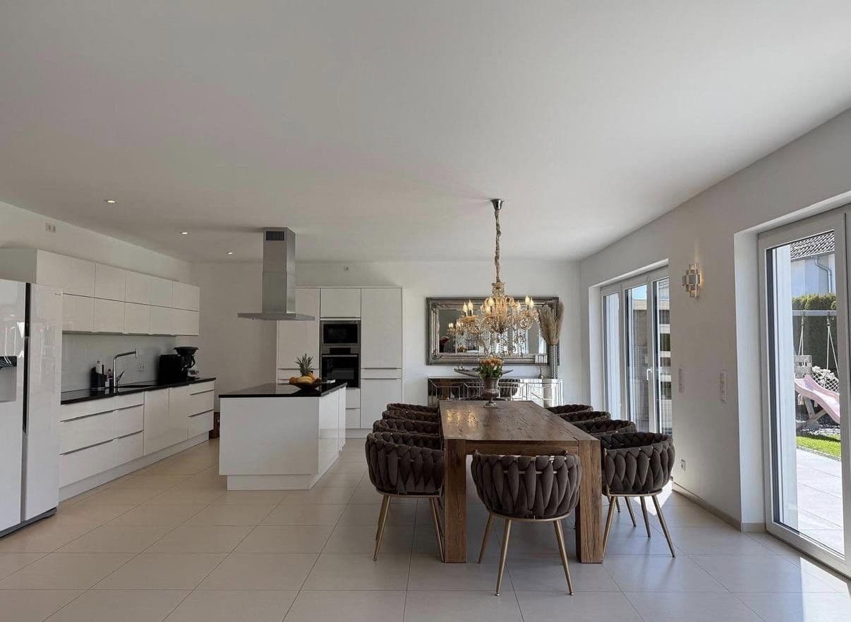 Predaj domu 221 m², pozemok 575 m², Wennigsen (Deister), Dolné Sasko Predaj domu 221 m², pozemok 575 m², Wennigsen (Deister), Dolné Sasko