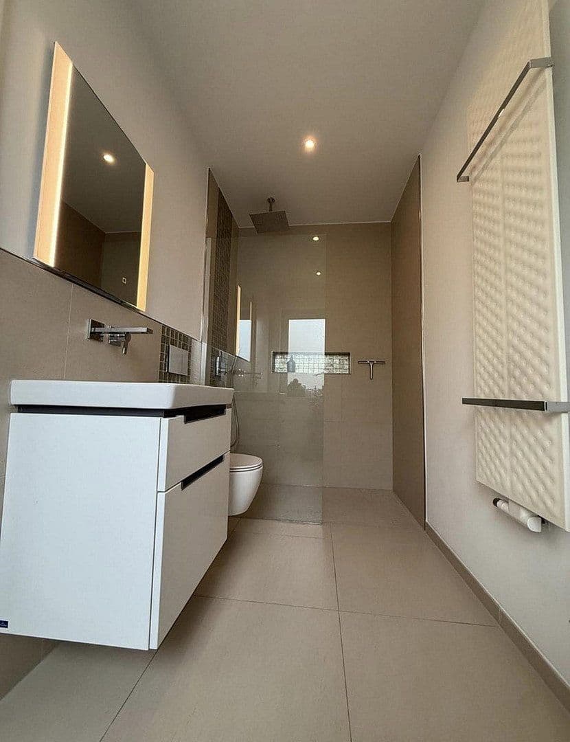 Predaj domu 221 m², pozemok 575 m², Wennigsen (Deister), Dolné Sasko Predaj domu 221 m², pozemok 575 m², Wennigsen (Deister), Dolné Sasko
