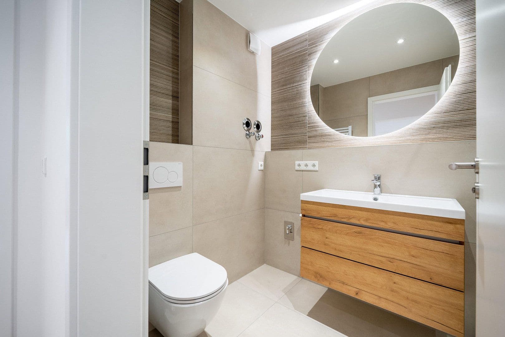 Predaj bytu 3-izbový 77 m², München-Bogenhausen, Bavorsko Predaj bytu 3-izbový 77 m², München-Bogenhausen, Bavorsko
