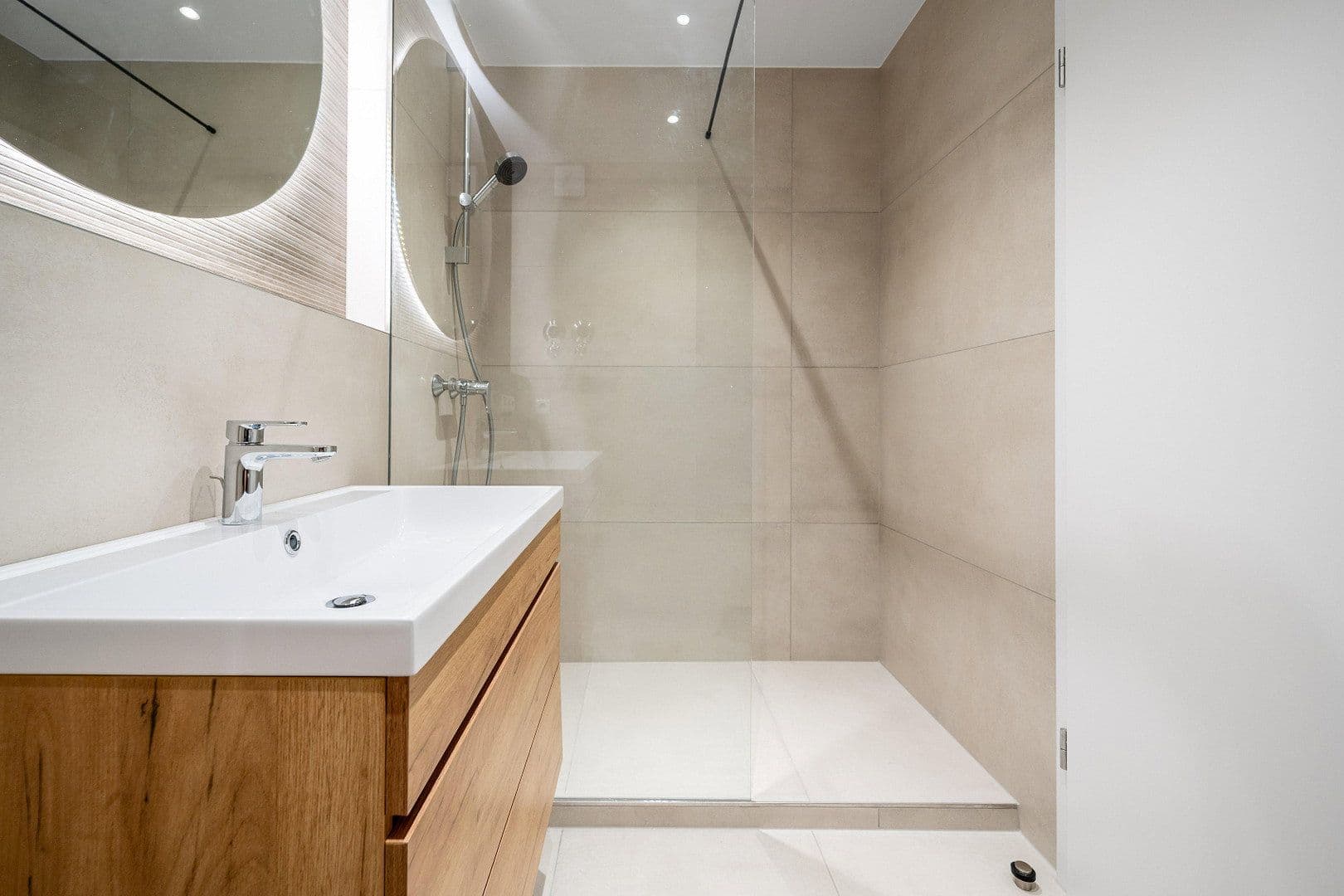 Predaj bytu 3-izbový 77 m², München-Bogenhausen, Bavorsko Predaj bytu 3-izbový 77 m², München-Bogenhausen, Bavorsko