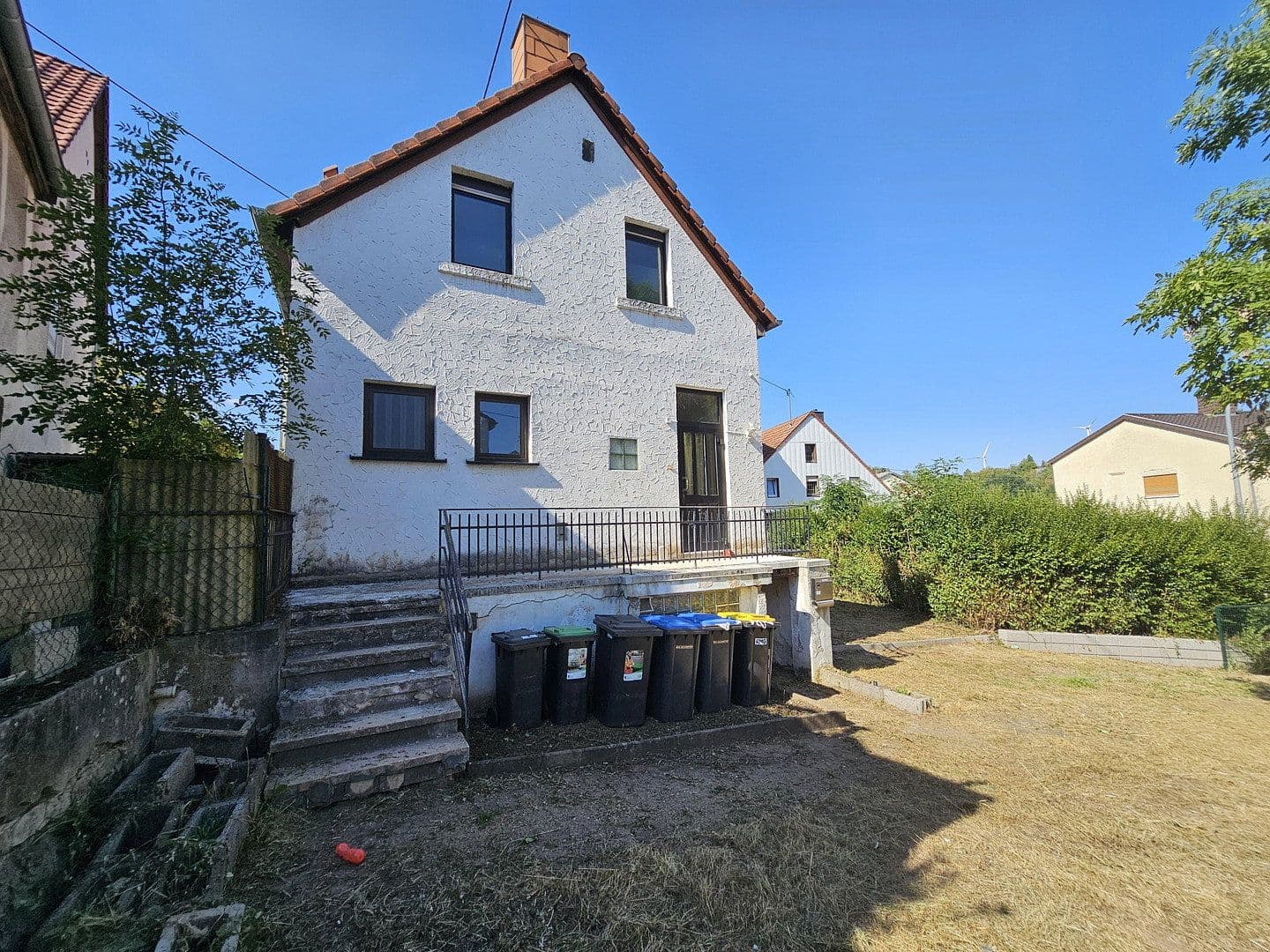 Predaj domu 110 m², pozemok 400 m², Paulstraße 17, Schiffweiler, Sársko Predaj domu 110 m², pozemok 400 m², Paulstraße 17, Schiffweiler, Sársko