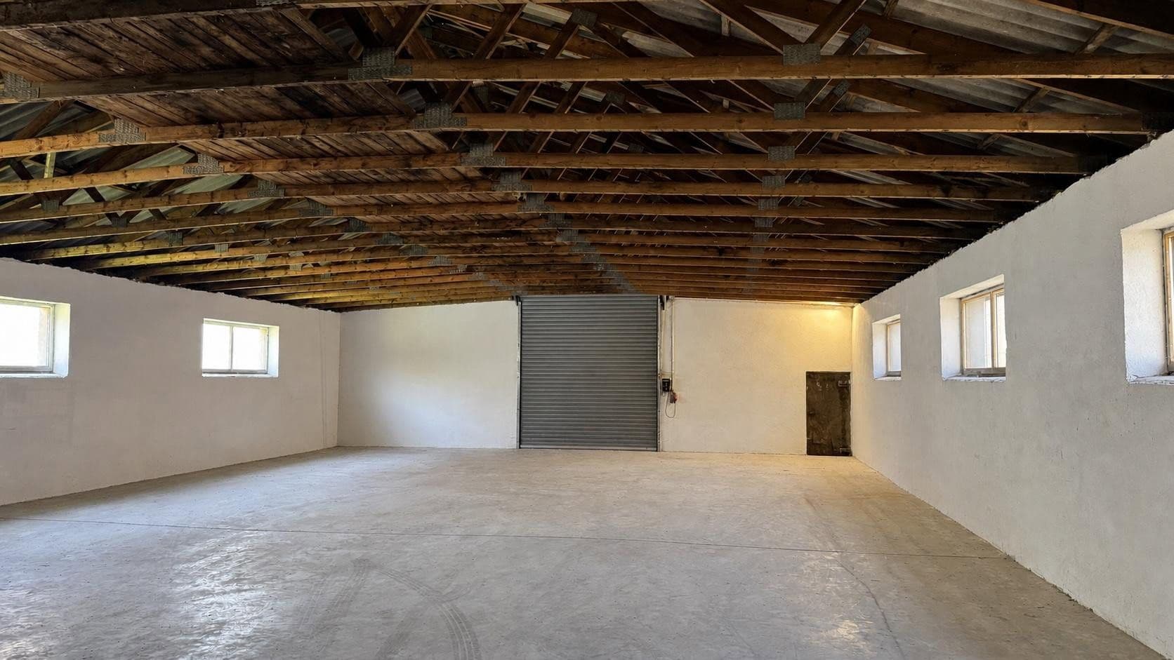 Prenájom nebytového priestoru 2.400 m², Uracher Str. 52, St. Johann, Bádensko-Wurttembersko Prenájom nebytového priestoru 2.400 m², Uracher Str. 52, St. Johann, Bádensko-Wurttembersko