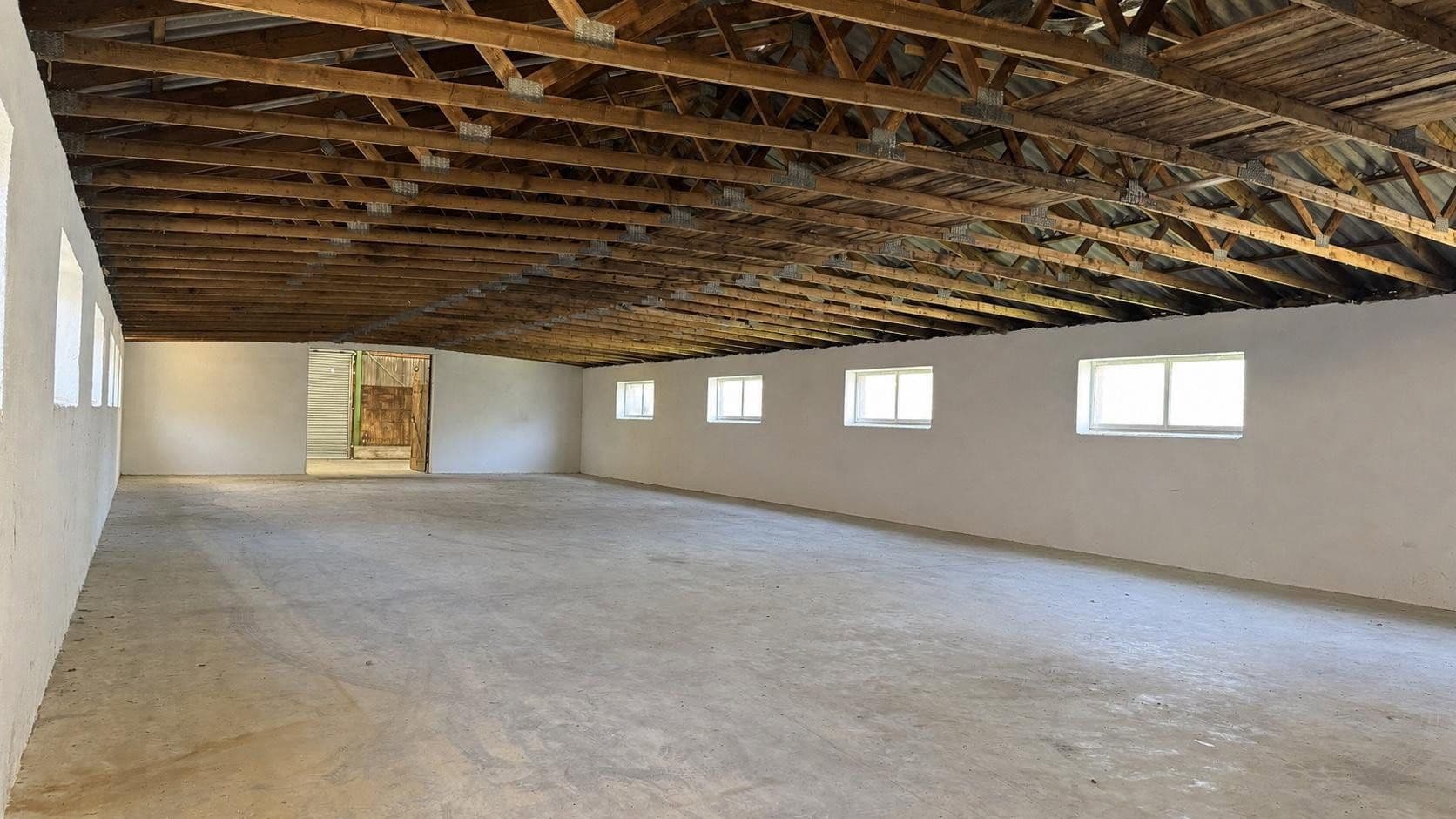 Prenájom nebytového priestoru 2.400 m², Uracher Str. 52, St. Johann, Bádensko-Wurttembersko Prenájom nebytového priestoru 2.400 m², Uracher Str. 52, St. Johann, Bádensko-Wurttembersko